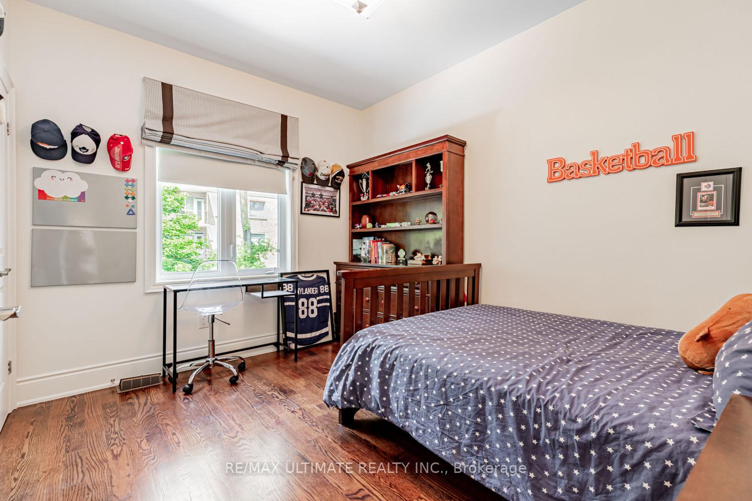 Photo 11 of 54 Burncrest Drive, Toronto, Bedford Park-Nortown — HOMEH