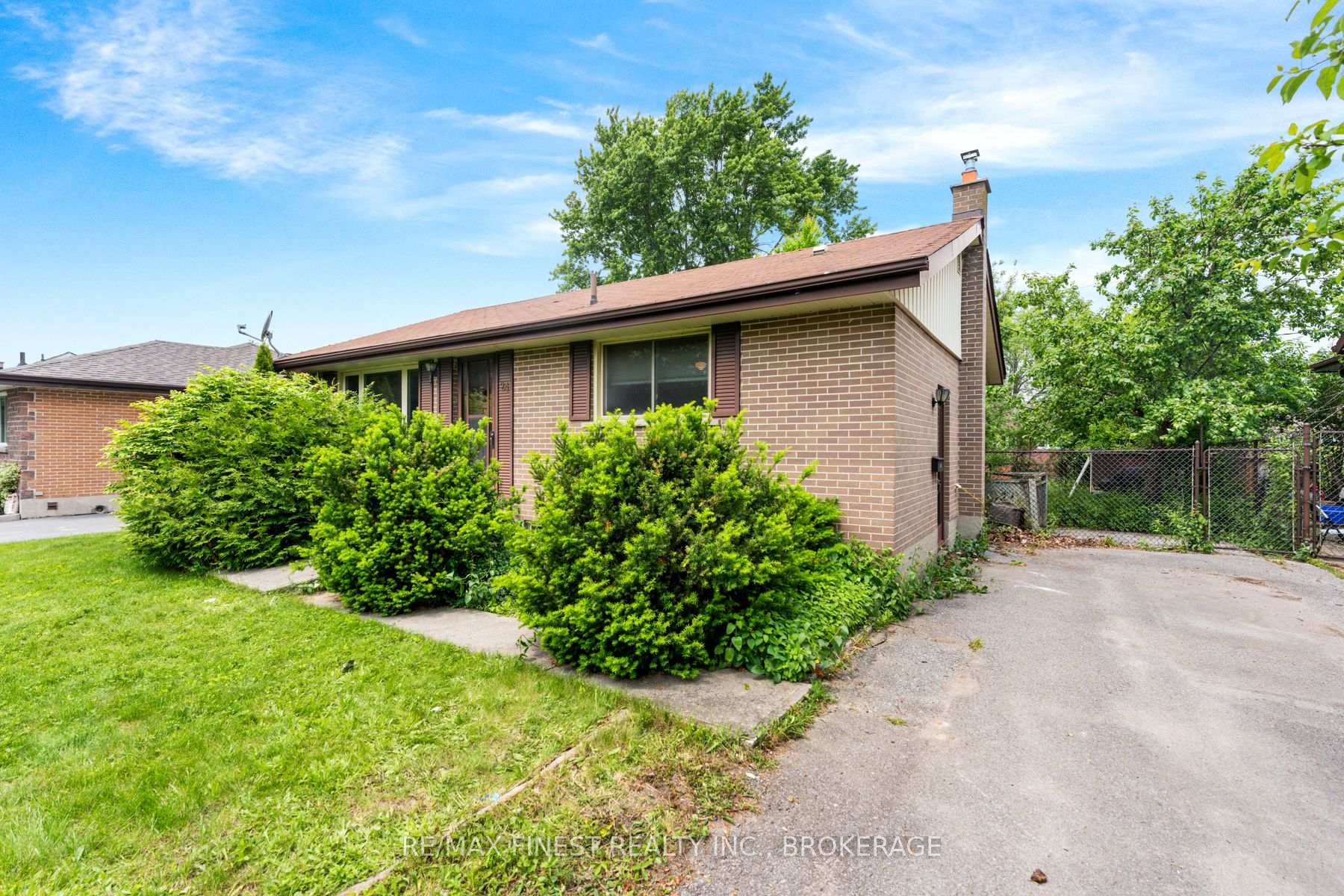 Photo 33 of 24 Holland Crescent, Kingston, Central City West — HOMEH