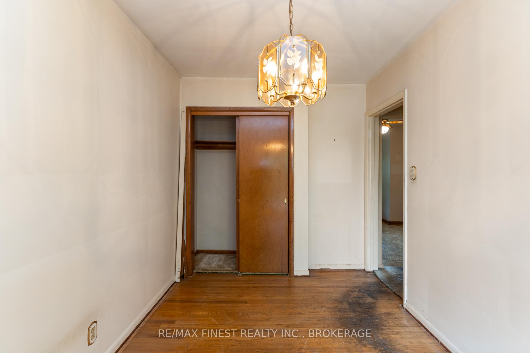 Photo 9 of 24 Holland Crescent, Kingston, Central City West — HOMEH
