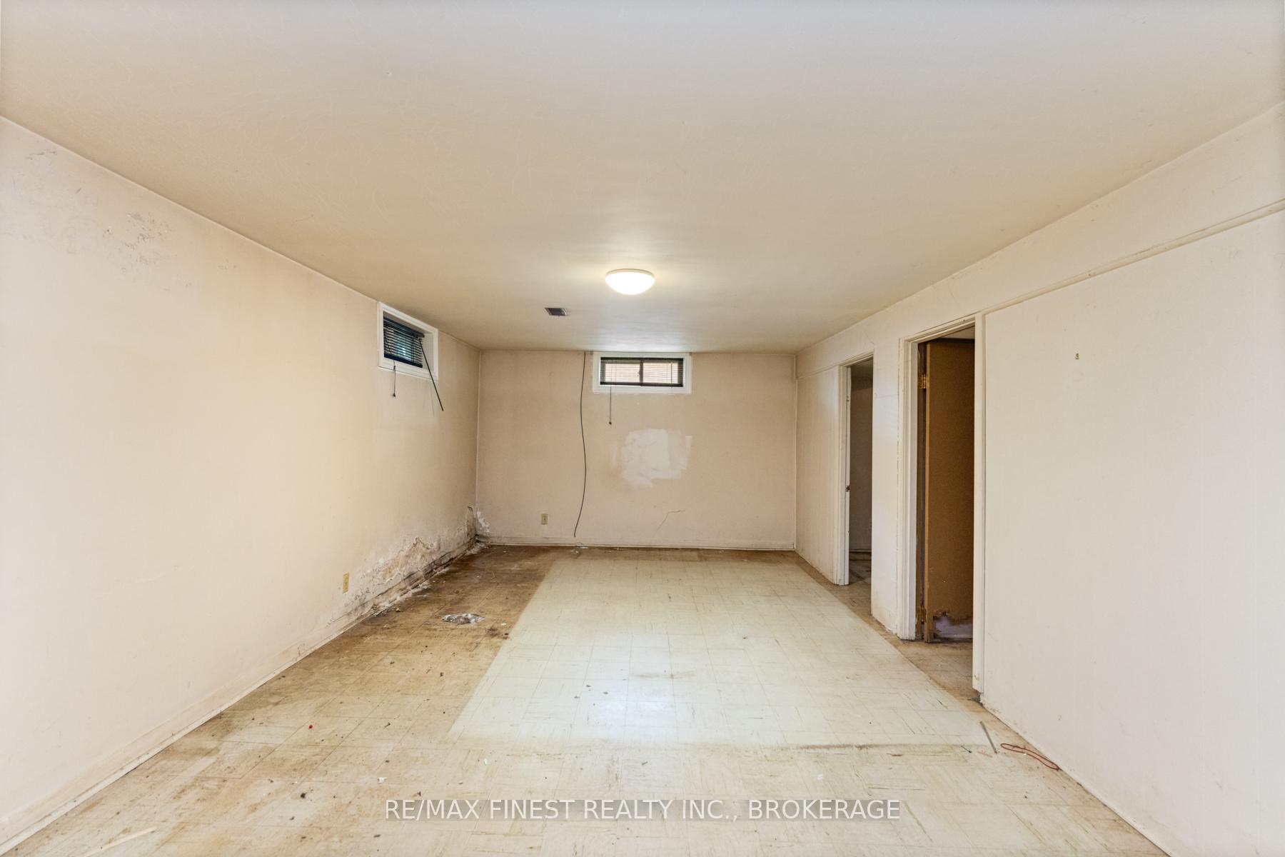 Photo 22 of 24 Holland Crescent, Kingston, Central City West — HOMEH