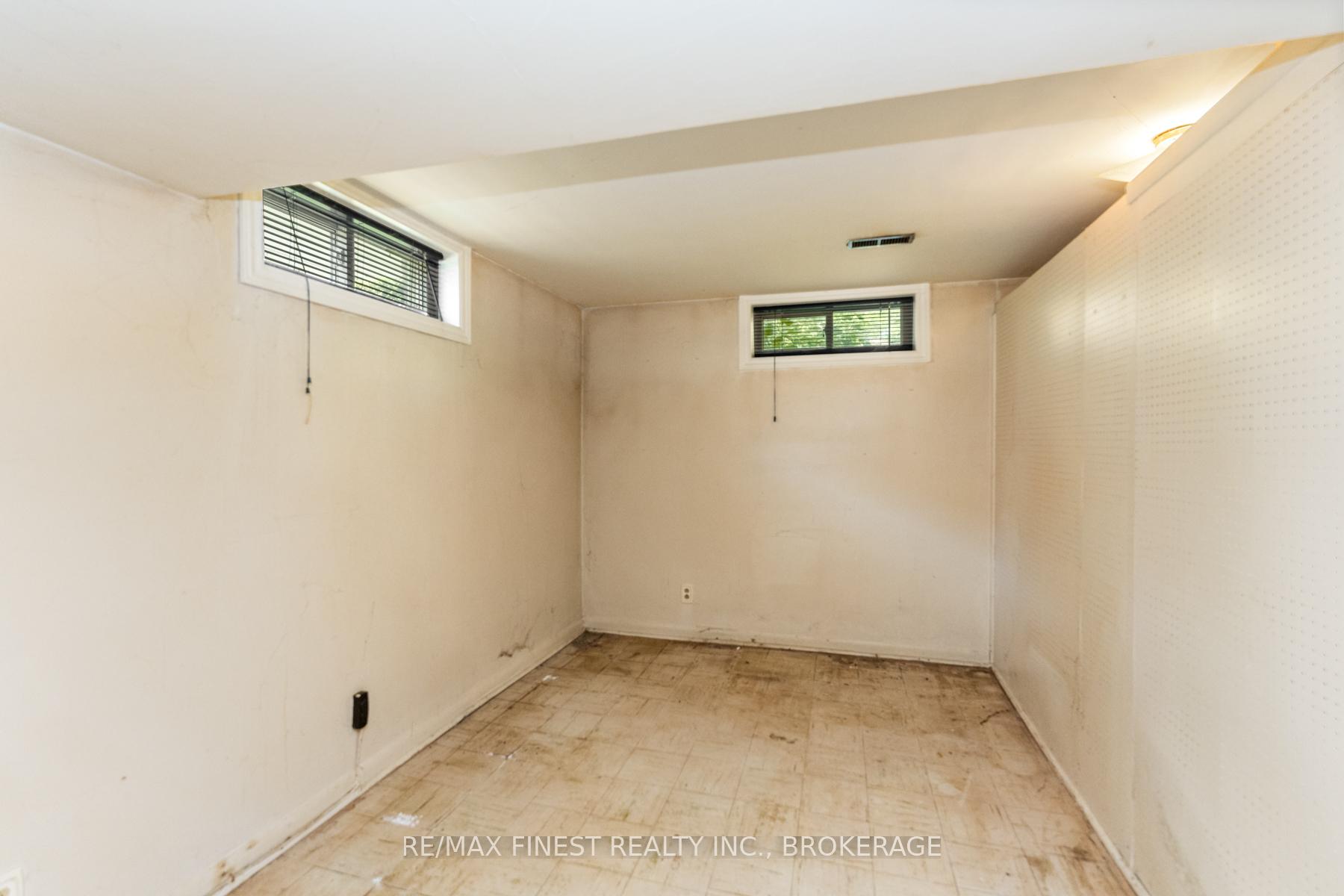 Photo 27 of 24 Holland Crescent, Kingston, Central City West — HOMEH