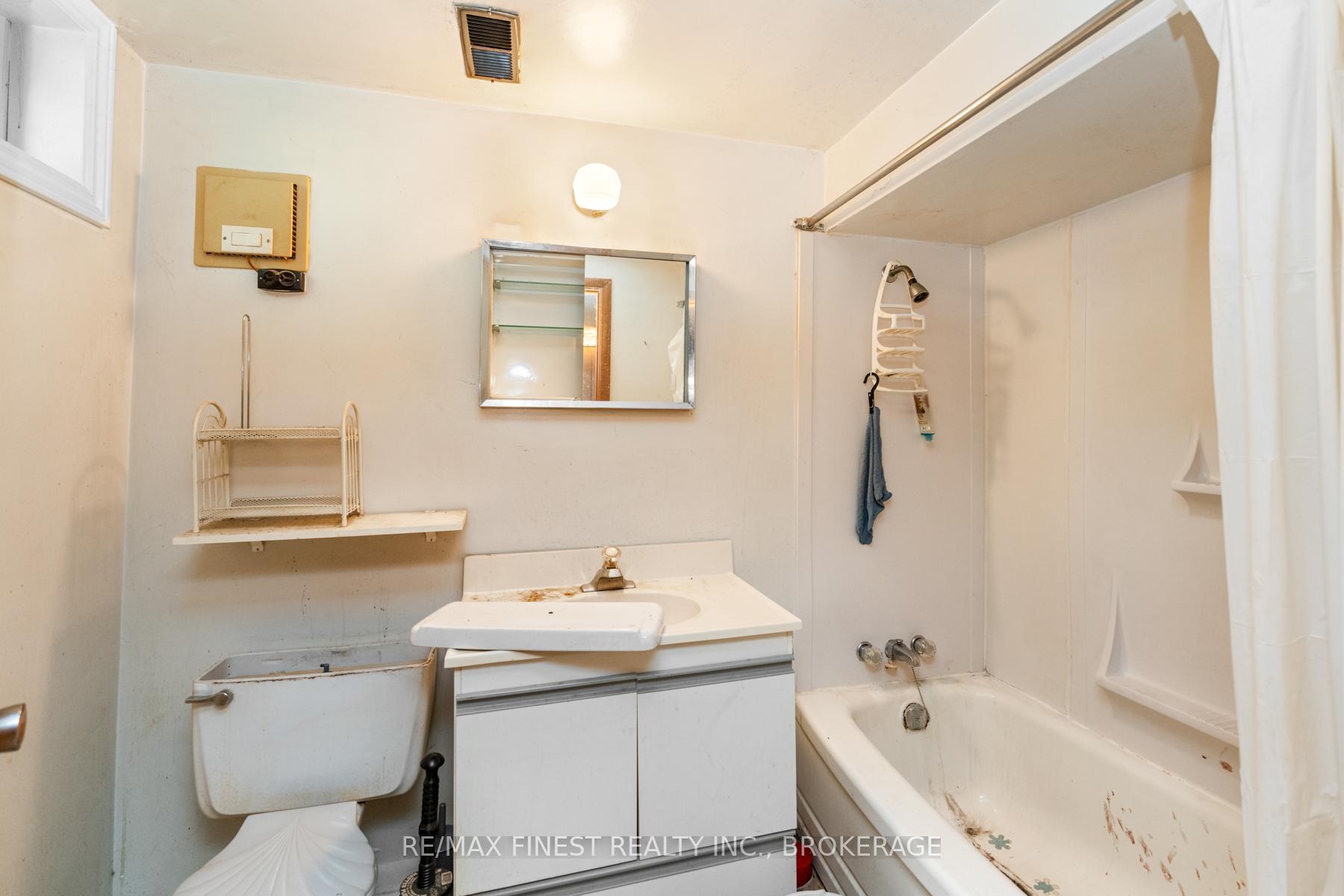 Photo 30 of 24 Holland Crescent, Kingston, Central City West — HOMEH