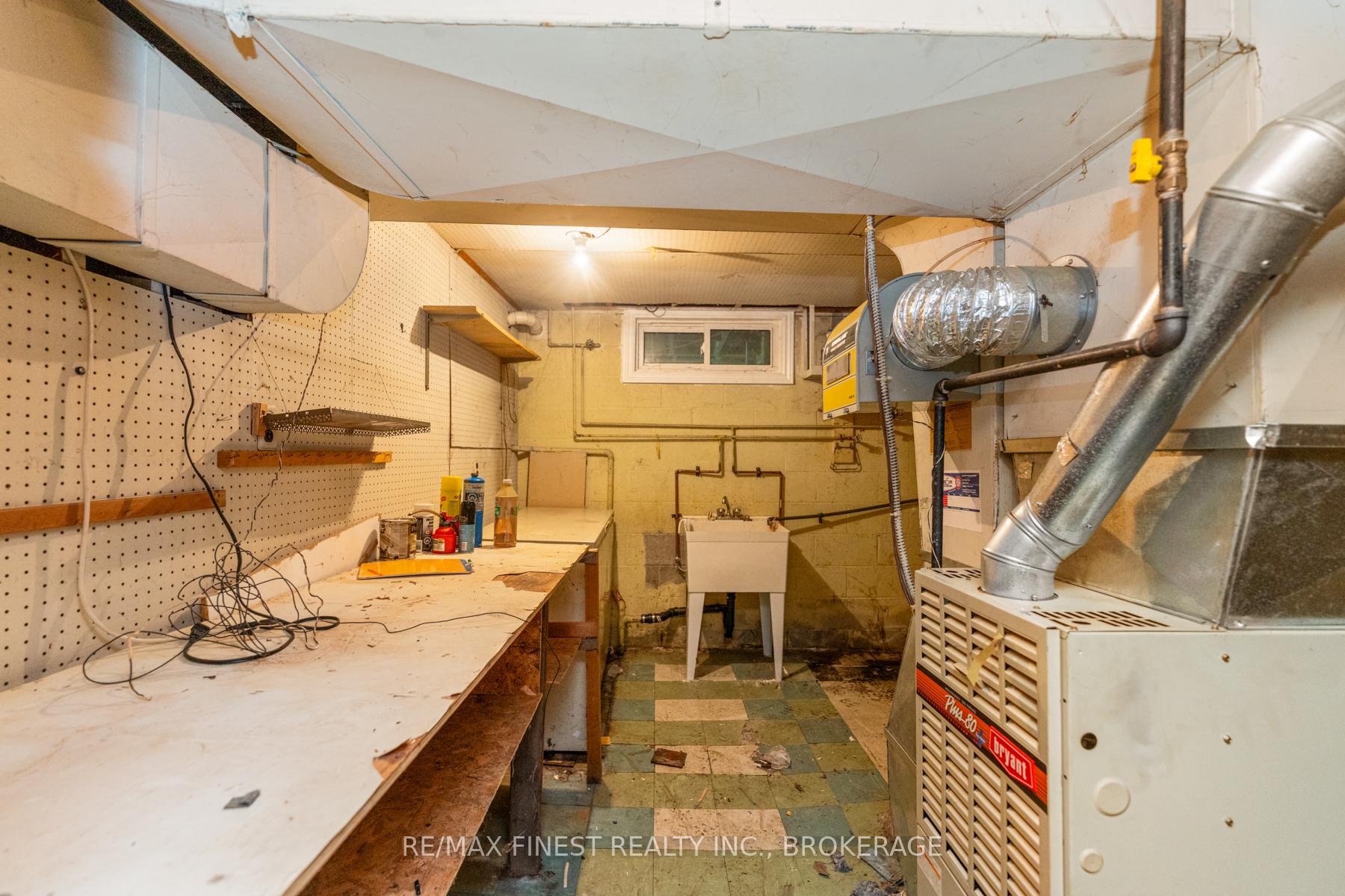 Photo 16 of 24 Holland Crescent, Kingston, Central City West — HOMEH