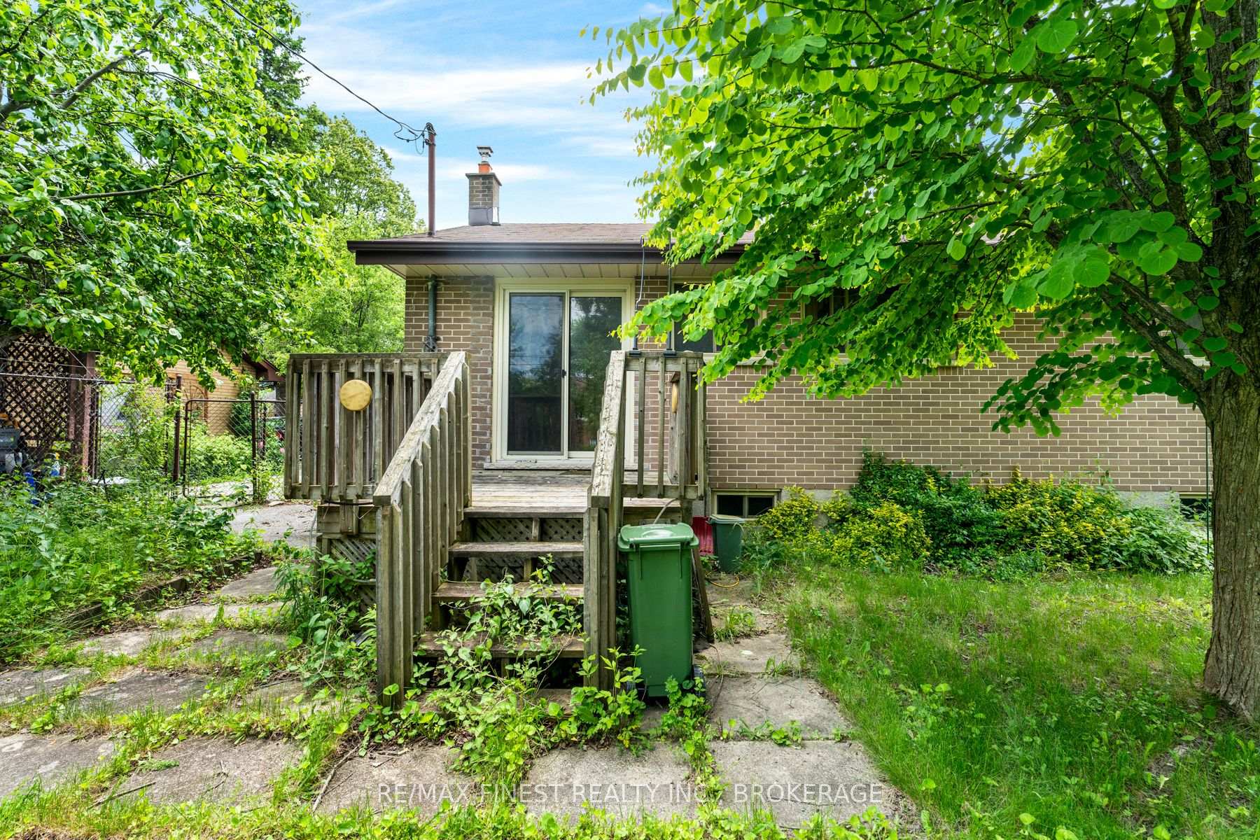 Photo 21 of 24 Holland Crescent, Kingston, Central City West — HOMEH