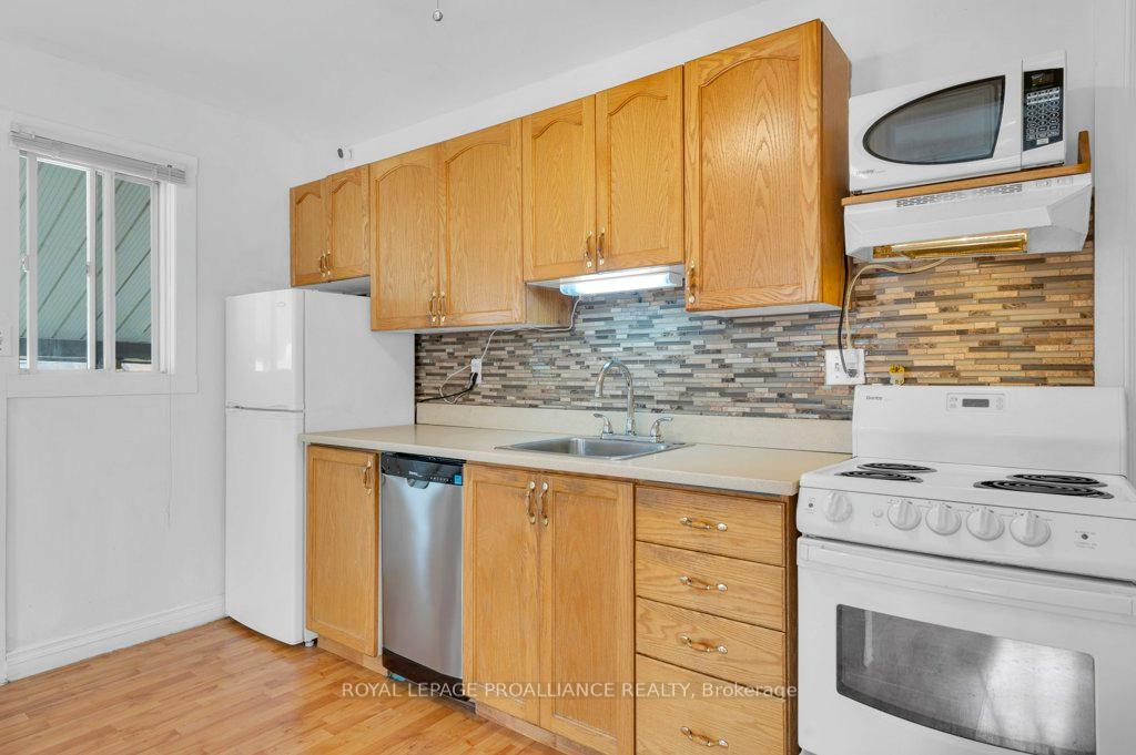 Photo 13 of 77 Frank Street, Belleville, Belleville Ward — HOMEH