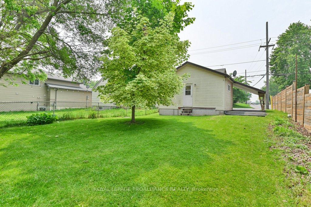 Photo 22 of 77 Frank Street, Belleville, Belleville Ward — HOMEH