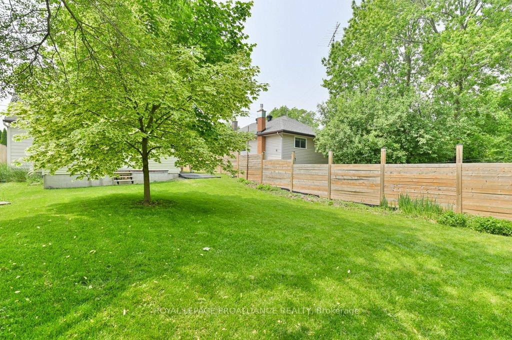 Photo 24 of 77 Frank Street, Belleville, Belleville Ward — HOMEH