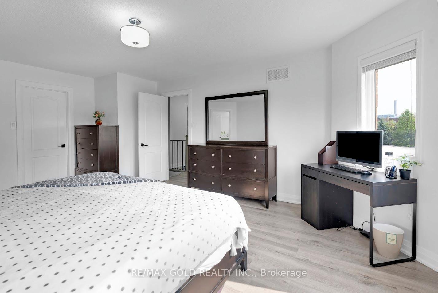 Photo 20 of 66 Thunderbird Trail, Brampton, Sandringham-Wellington — HOMEH