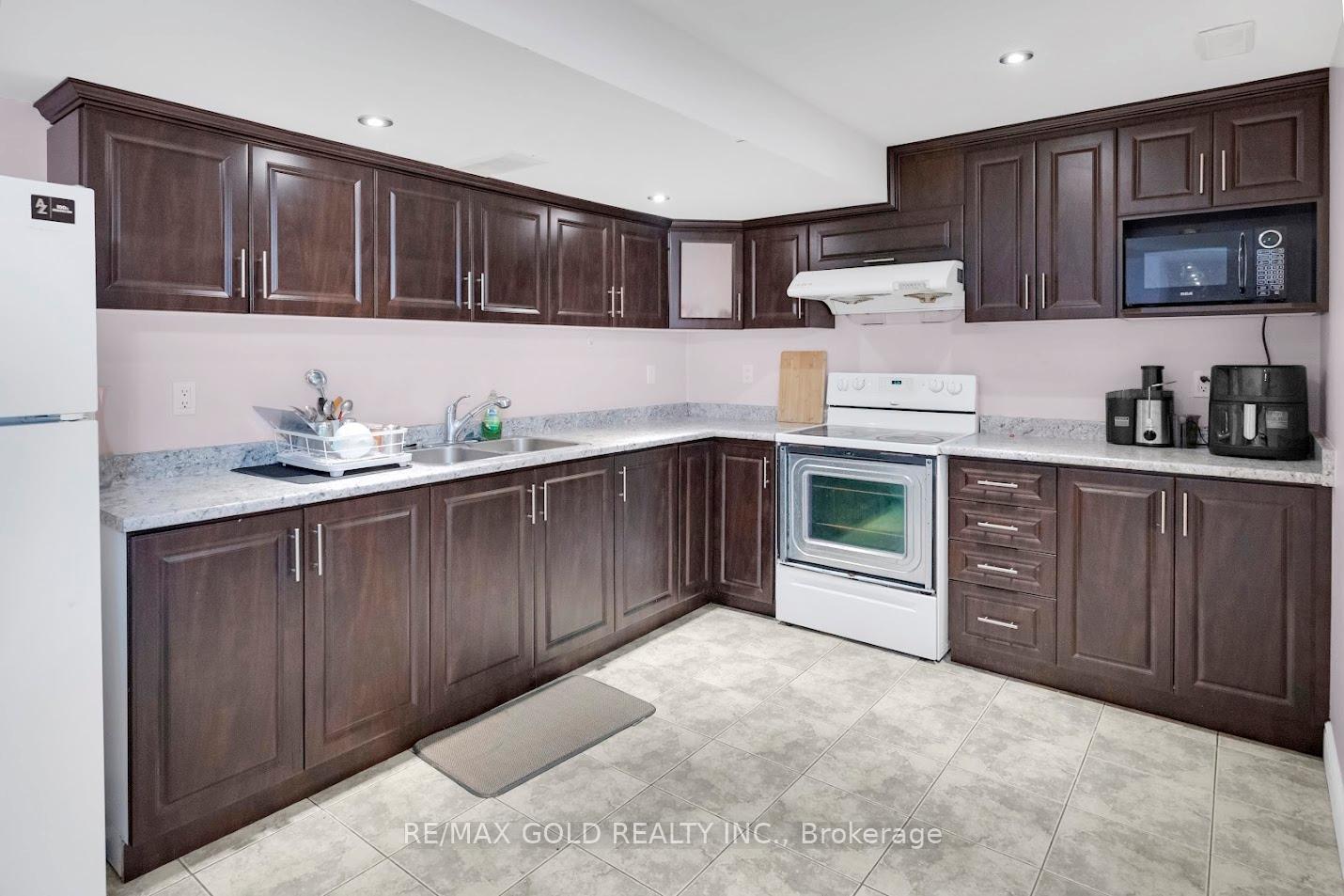 Photo 34 of 66 Thunderbird Trail, Brampton, Sandringham-Wellington — HOMEH