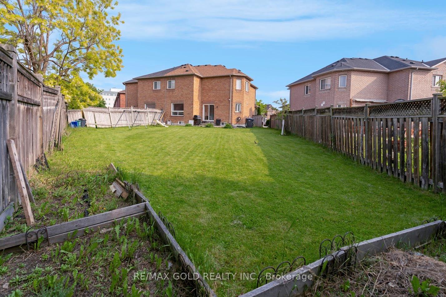 Photo 31 of 66 Thunderbird Trail, Brampton, Sandringham-Wellington — HOMEH