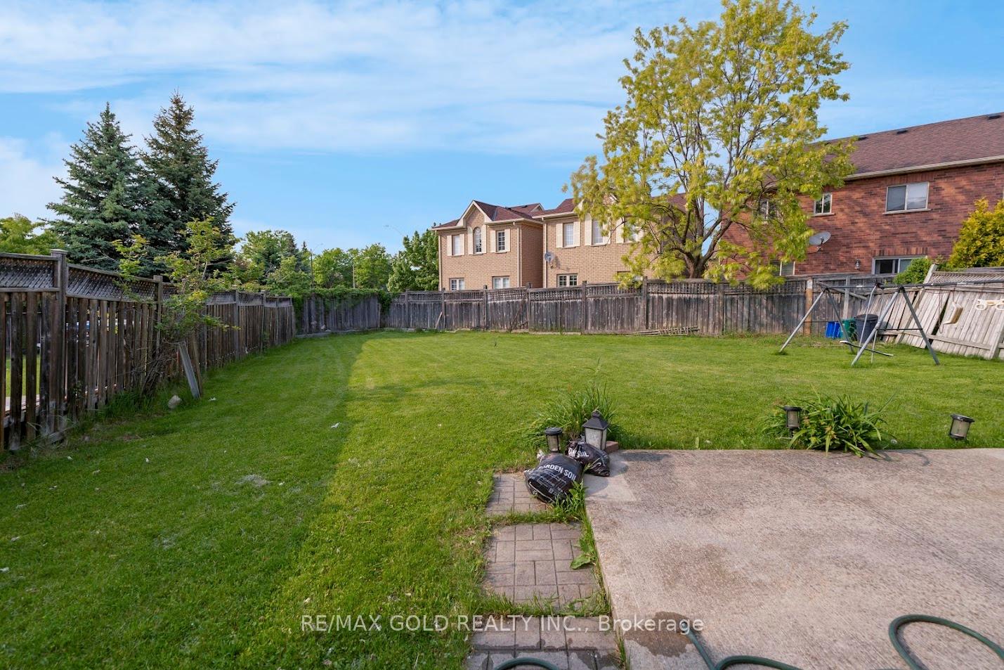 Photo 36 of 66 Thunderbird Trail, Brampton, Sandringham-Wellington — HOMEH