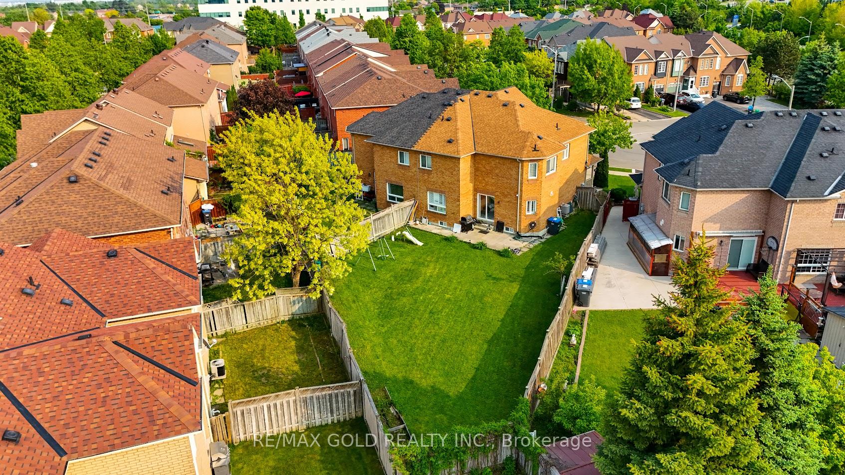 Photo 37 of 66 Thunderbird Trail, Brampton, Sandringham-Wellington — HOMEH