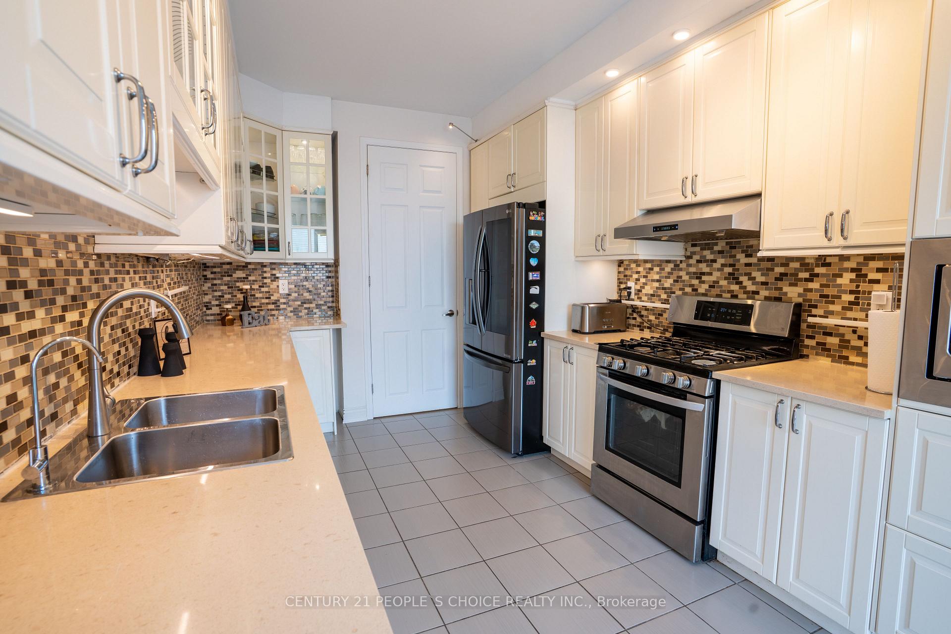 Photo 10 of 157 Buick Boulevard, Brampton, Northwest Brampton — HOMEH