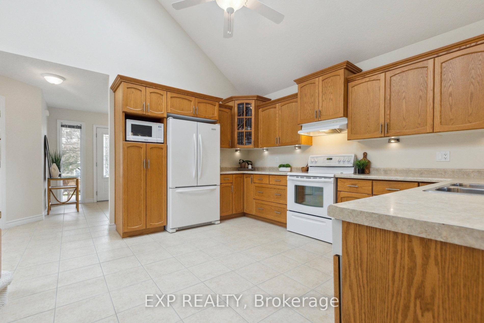 Photo 4 of 33 Davis Street, Guelph, Grange Road — HOMEH