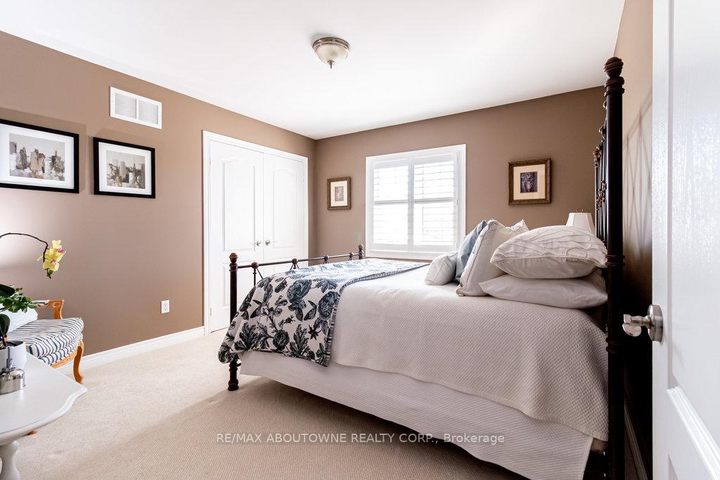 Photo 23 of 40 Delrosa Way, Hamilton, Winona Park — HOMEH