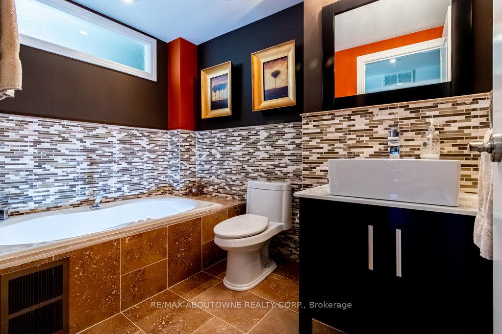 Photo 32 of 40 Delrosa Way, Hamilton, Winona Park — HOMEH