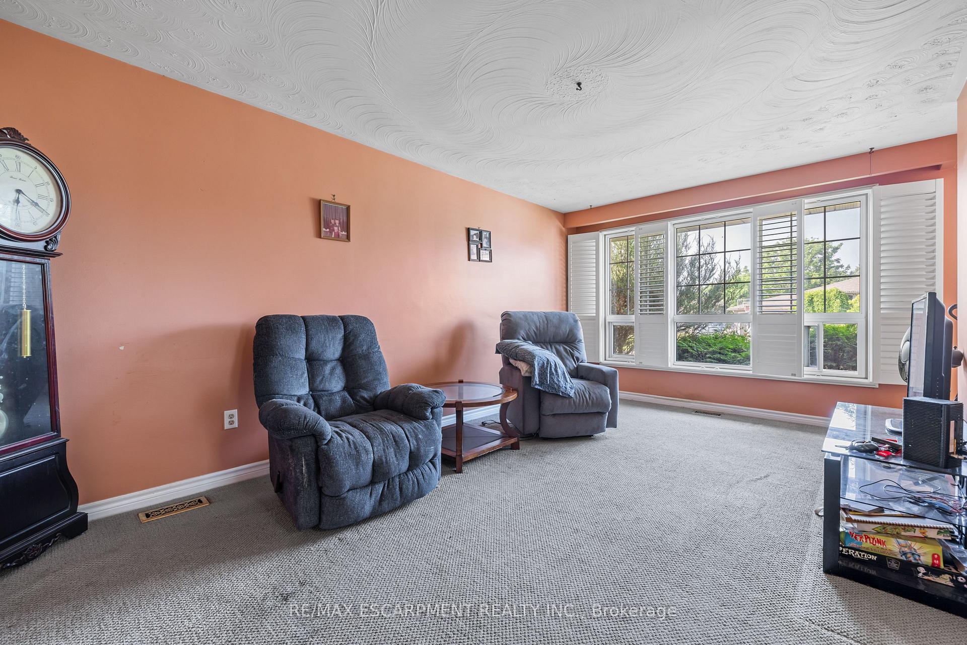 Photo 8 of 22 Glen Castle Drive, Hamilton, Stoney Creek — HOMEH