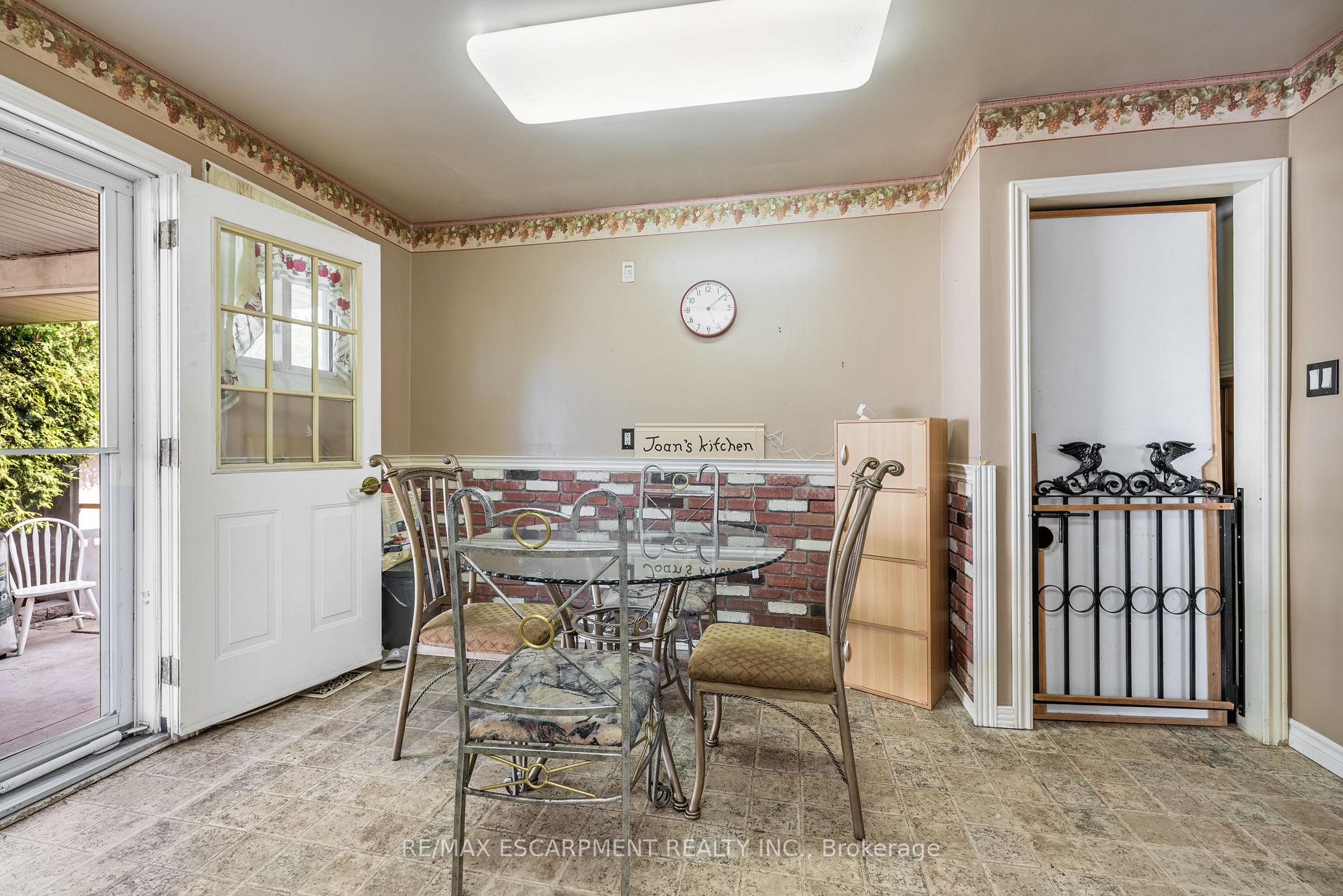 Photo 21 of 22 Glen Castle Drive, Hamilton, Stoney Creek — HOMEH