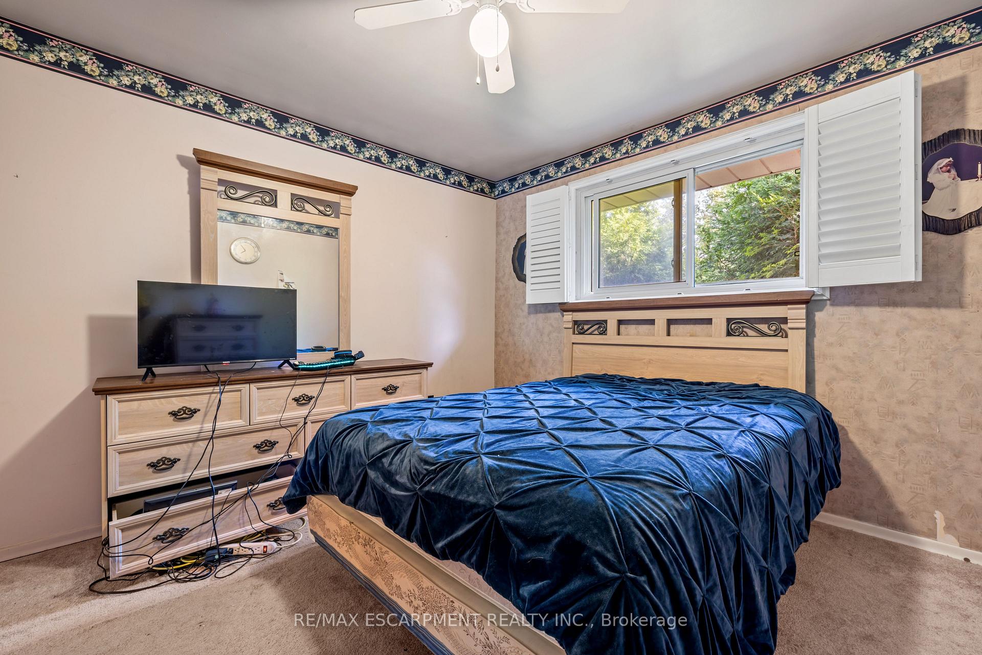 Photo 10 of 22 Glen Castle Drive, Hamilton, Stoney Creek — HOMEH