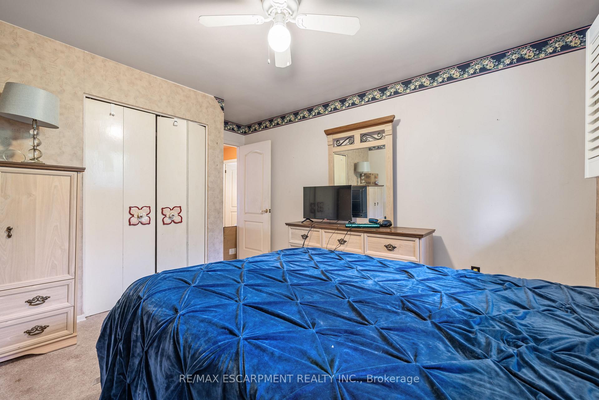 Photo 12 of 22 Glen Castle Drive, Hamilton, Stoney Creek — HOMEH