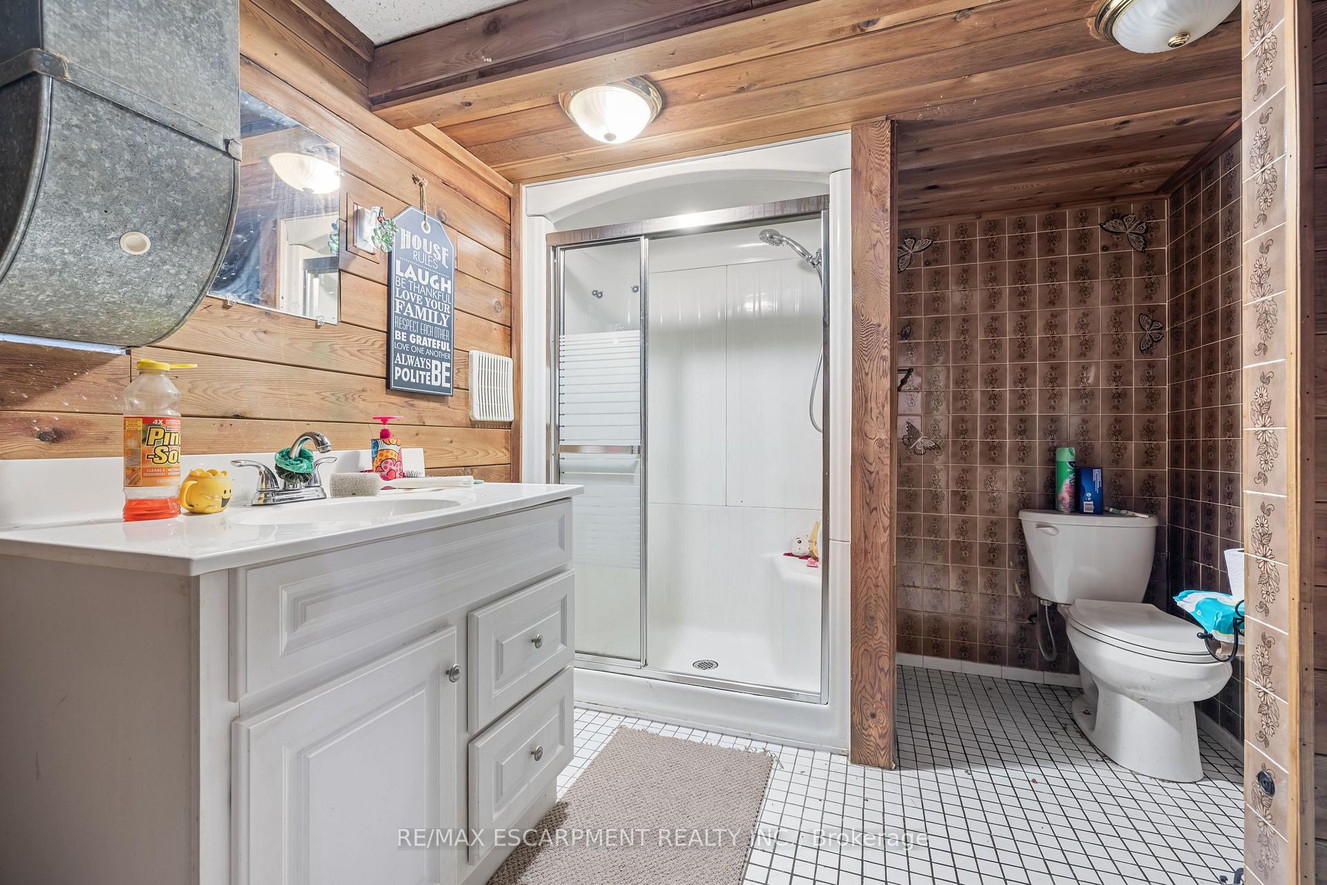 Photo 15 of 22 Glen Castle Drive, Hamilton, Stoney Creek — HOMEH