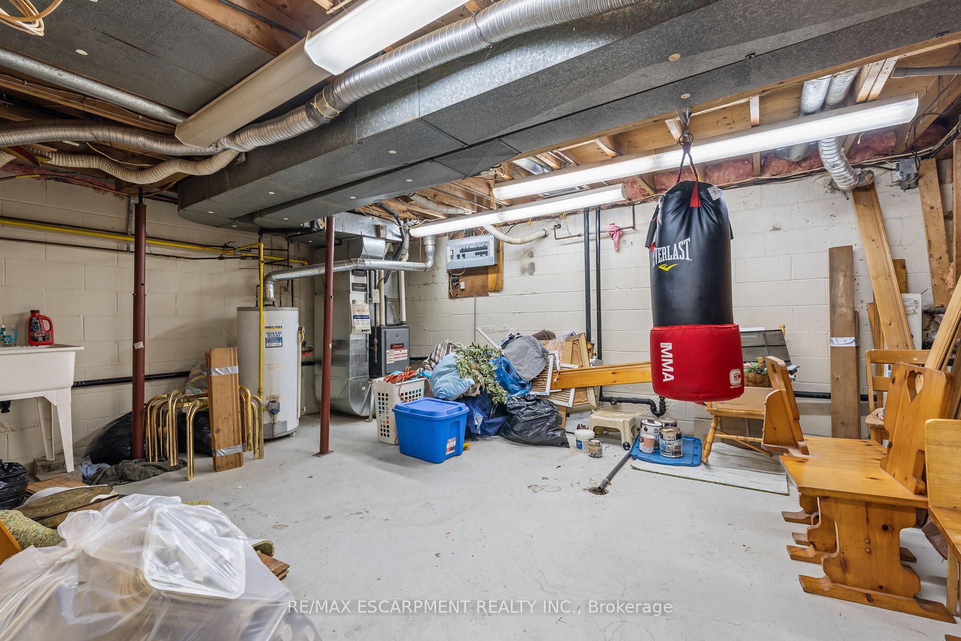 Photo 35 of 22 Glen Castle Drive, Hamilton, Stoney Creek — HOMEH