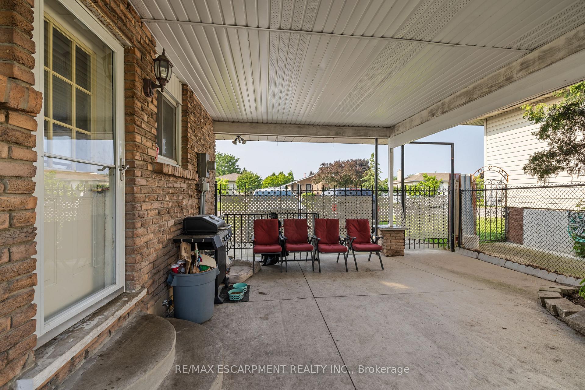 Photo 18 of 22 Glen Castle Drive, Hamilton, Stoney Creek — HOMEH