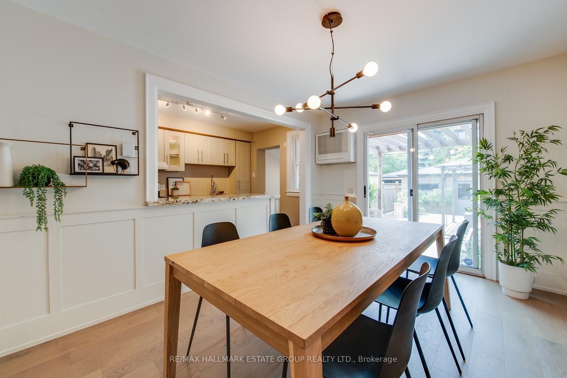 Photo 29 of 132 Douglas Avenue, Toronto, Bedford Park-Nortown — HOMEH