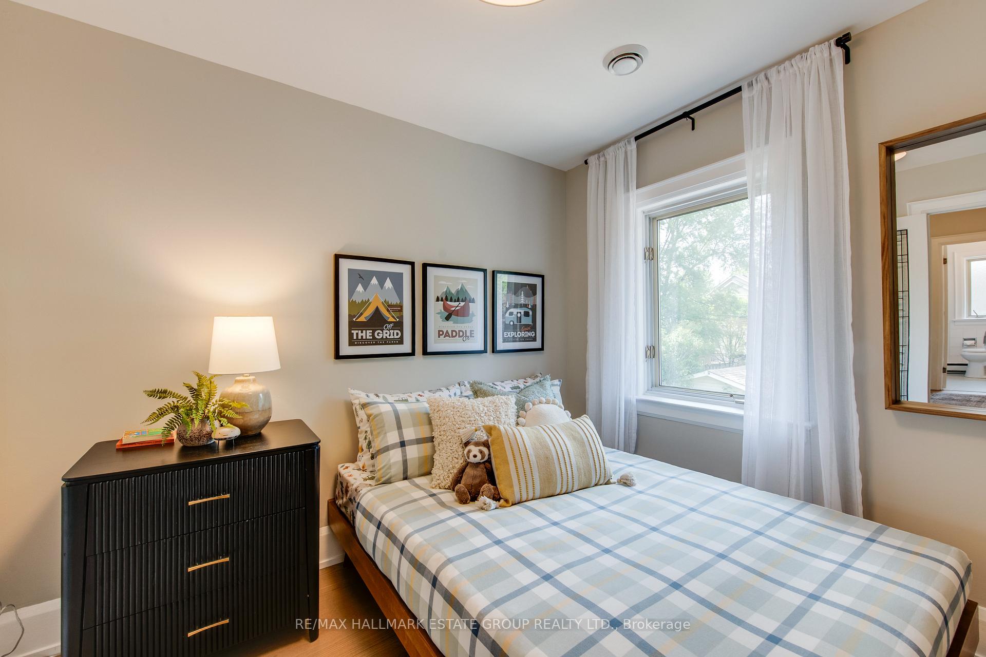 Photo 25 of 132 Douglas Avenue, Toronto, Bedford Park-Nortown — HOMEH