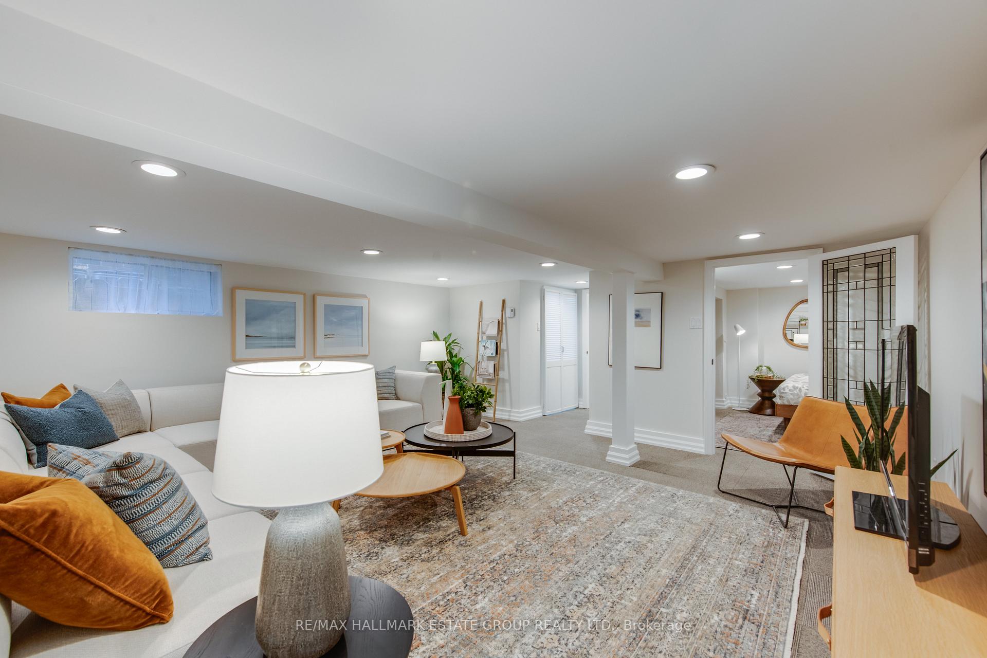Photo 6 of 132 Douglas Avenue, Toronto, Bedford Park-Nortown — HOMEH