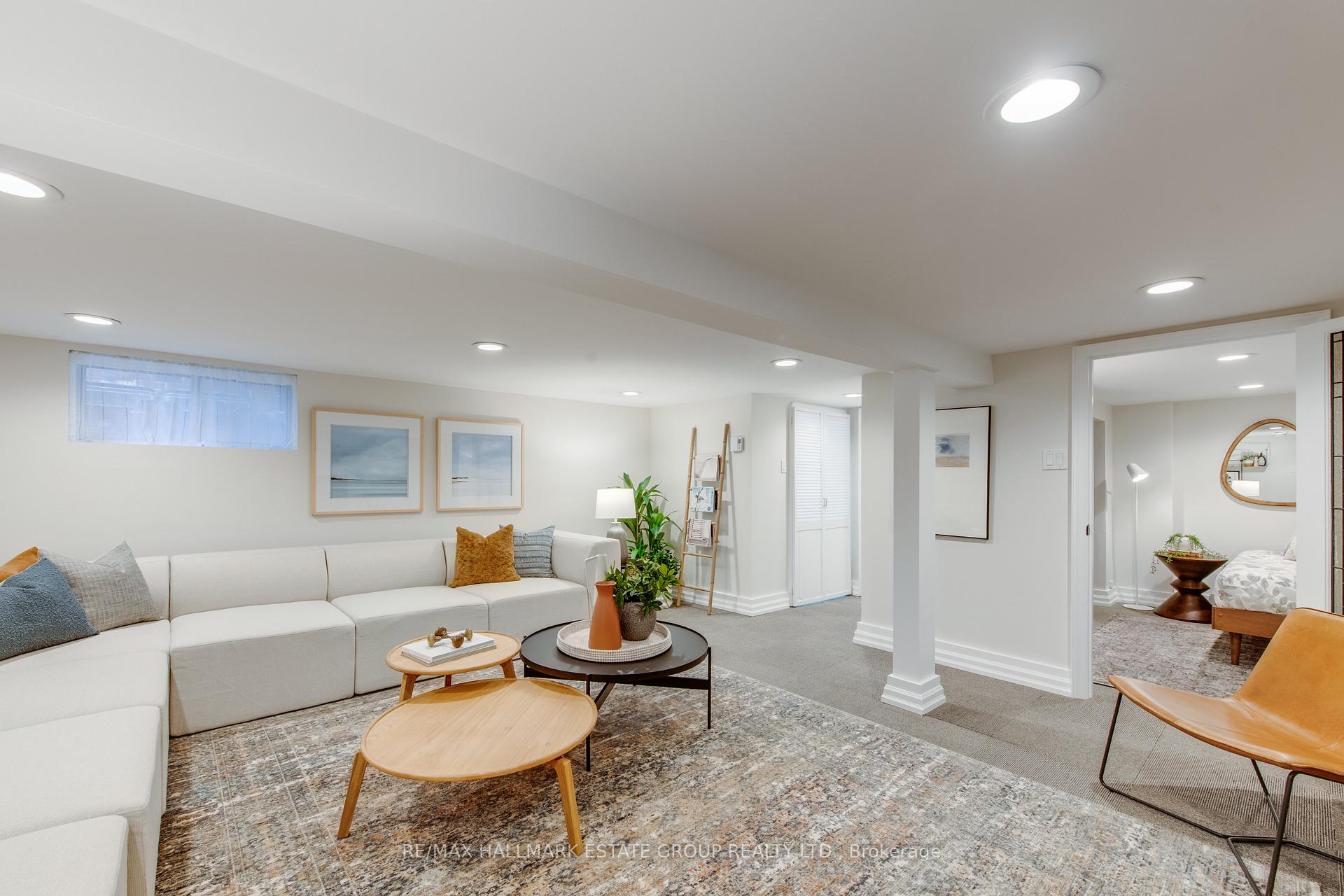 Photo 5 of 132 Douglas Avenue, Toronto, Bedford Park-Nortown — HOMEH