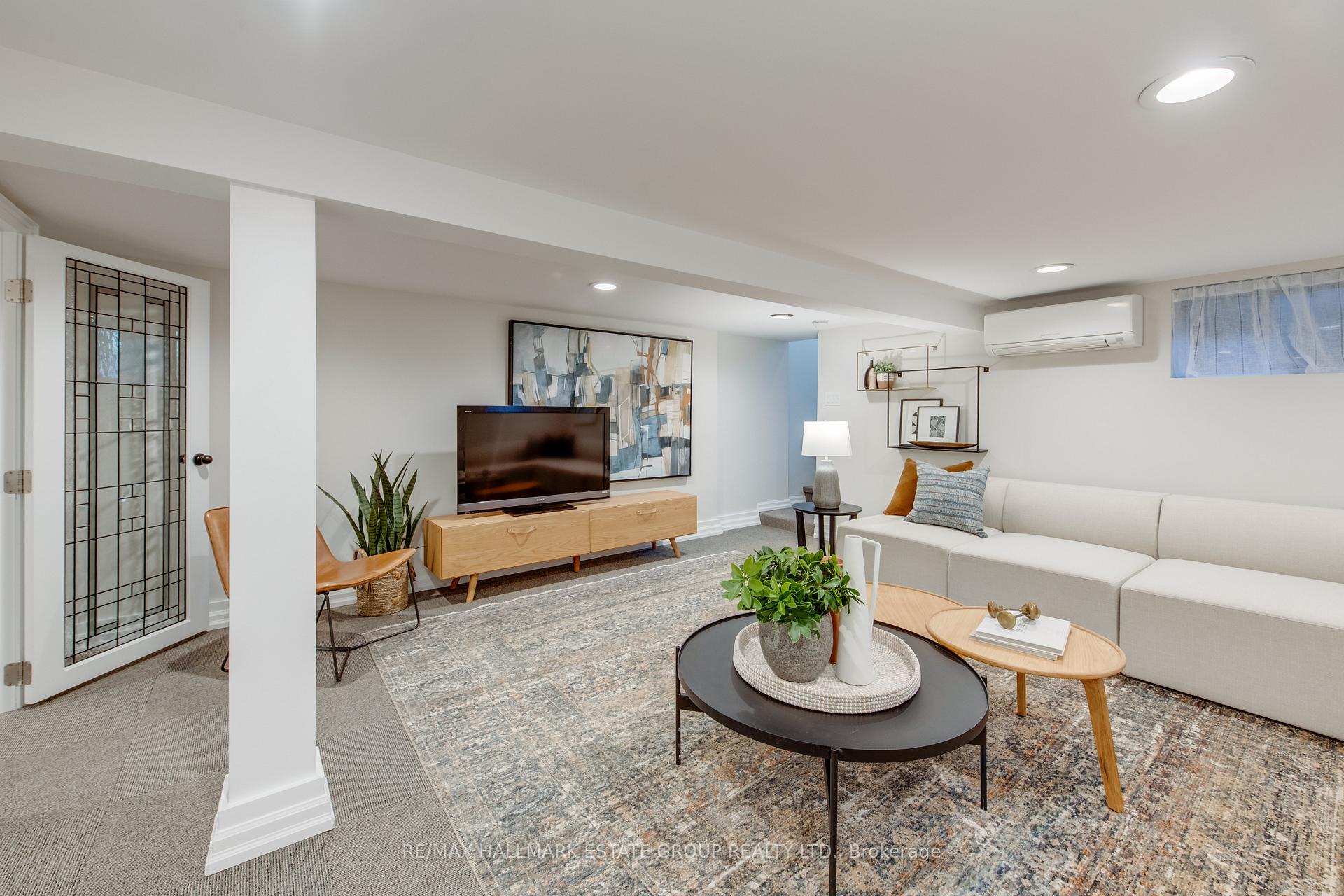 Photo 32 of 132 Douglas Avenue, Toronto, Bedford Park-Nortown — HOMEH