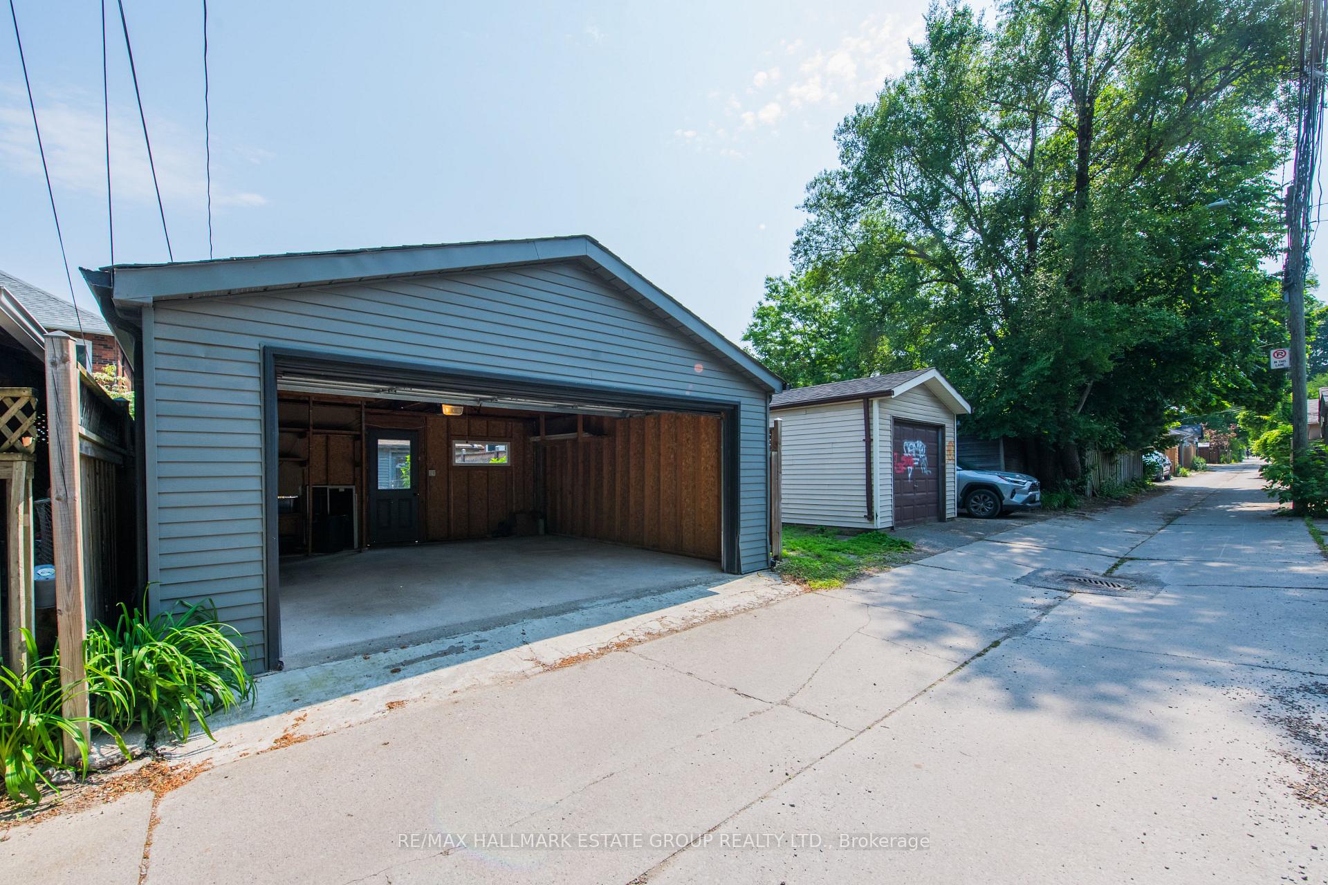 Photo 45 of 132 Douglas Avenue, Toronto, Bedford Park-Nortown — HOMEH