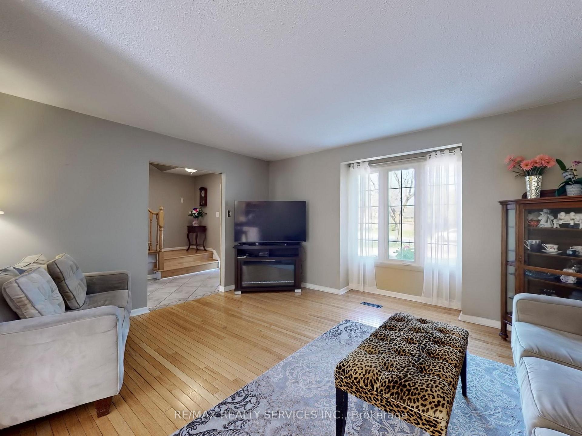 Photo 28 of 90 Jill Crescent, Brampton, Northgate — HOMEH