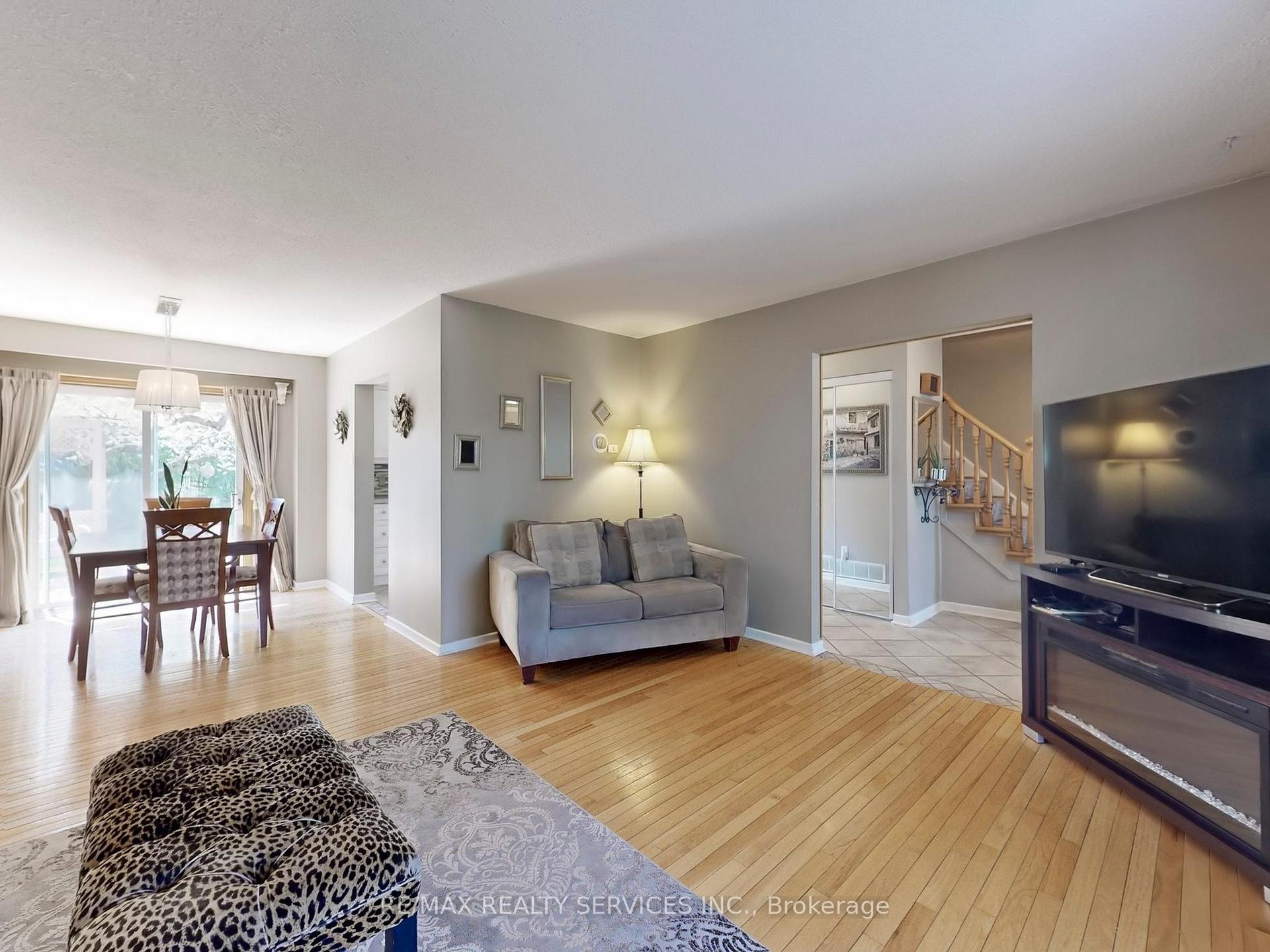 Photo 20 of 90 Jill Crescent, Brampton, Northgate — HOMEH