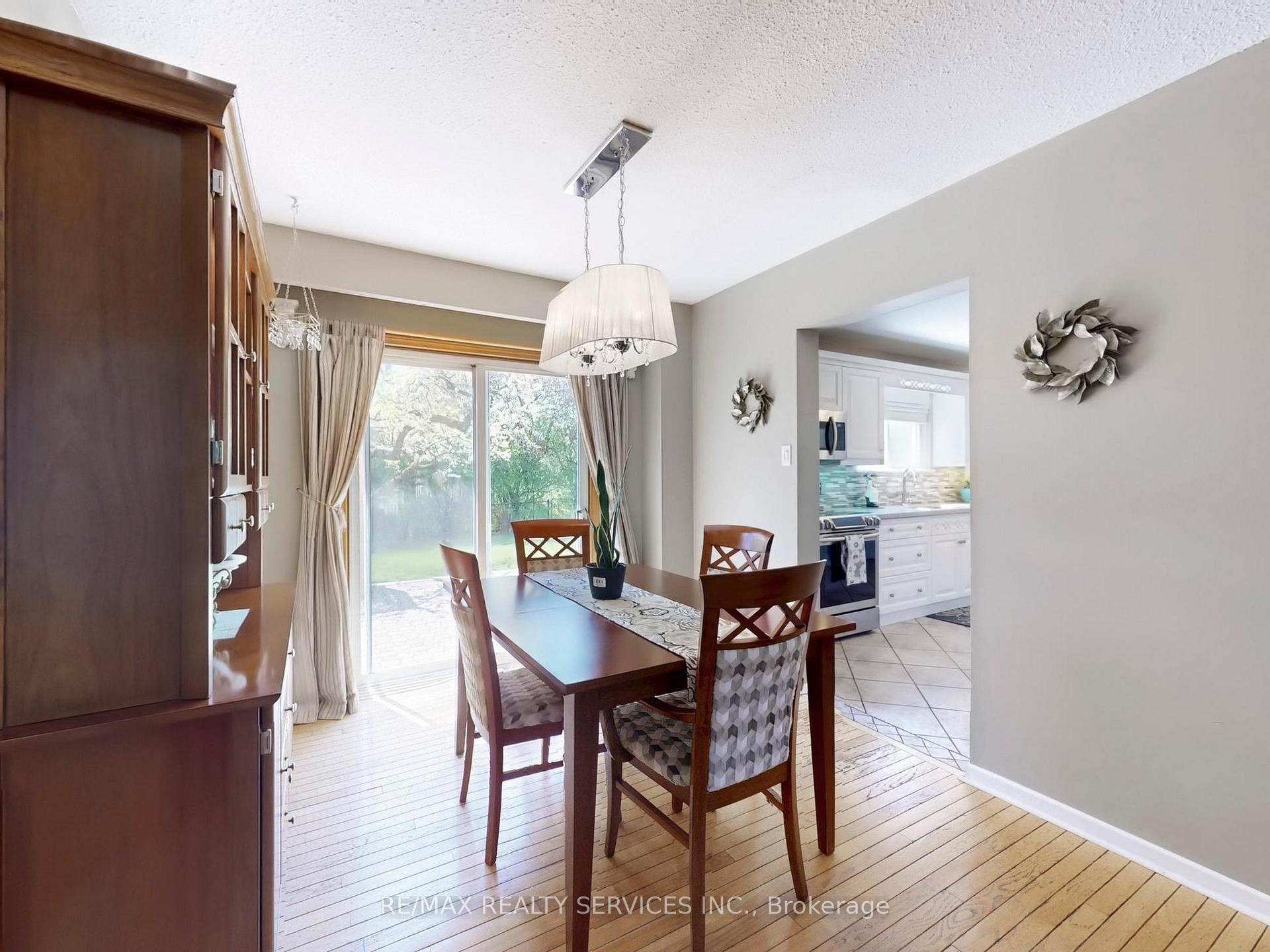 Photo 17 of 90 Jill Crescent, Brampton, Northgate — HOMEH