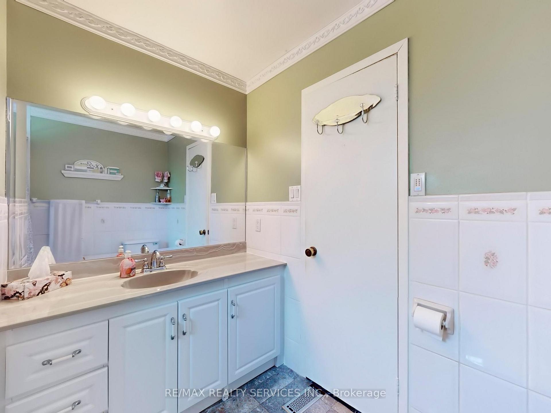 Photo 35 of 90 Jill Crescent, Brampton, Northgate — HOMEH