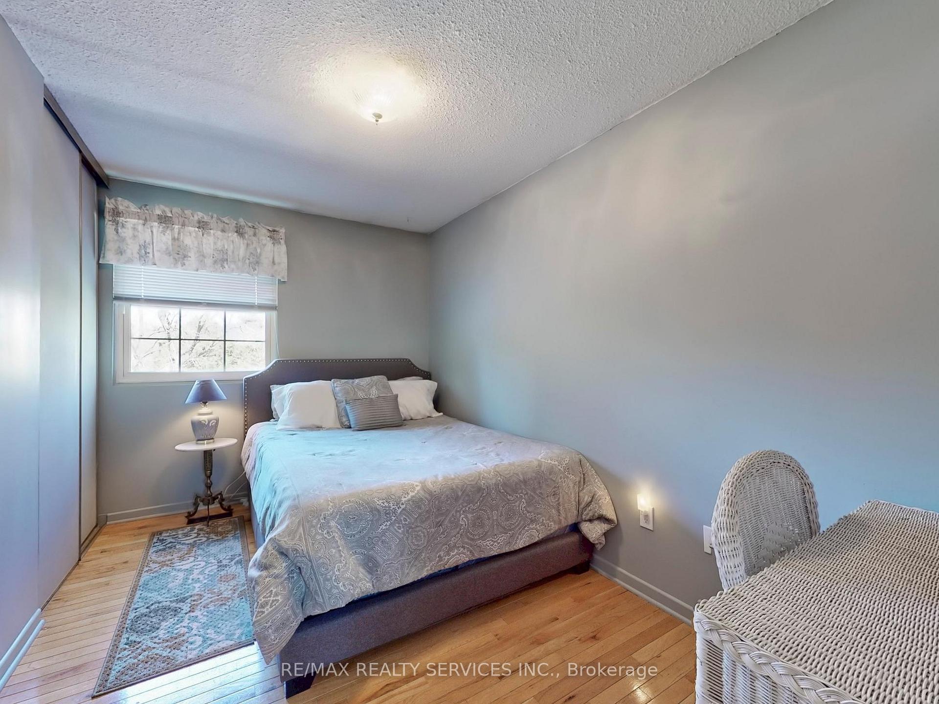 Photo 6 of 90 Jill Crescent, Brampton, Northgate — HOMEH