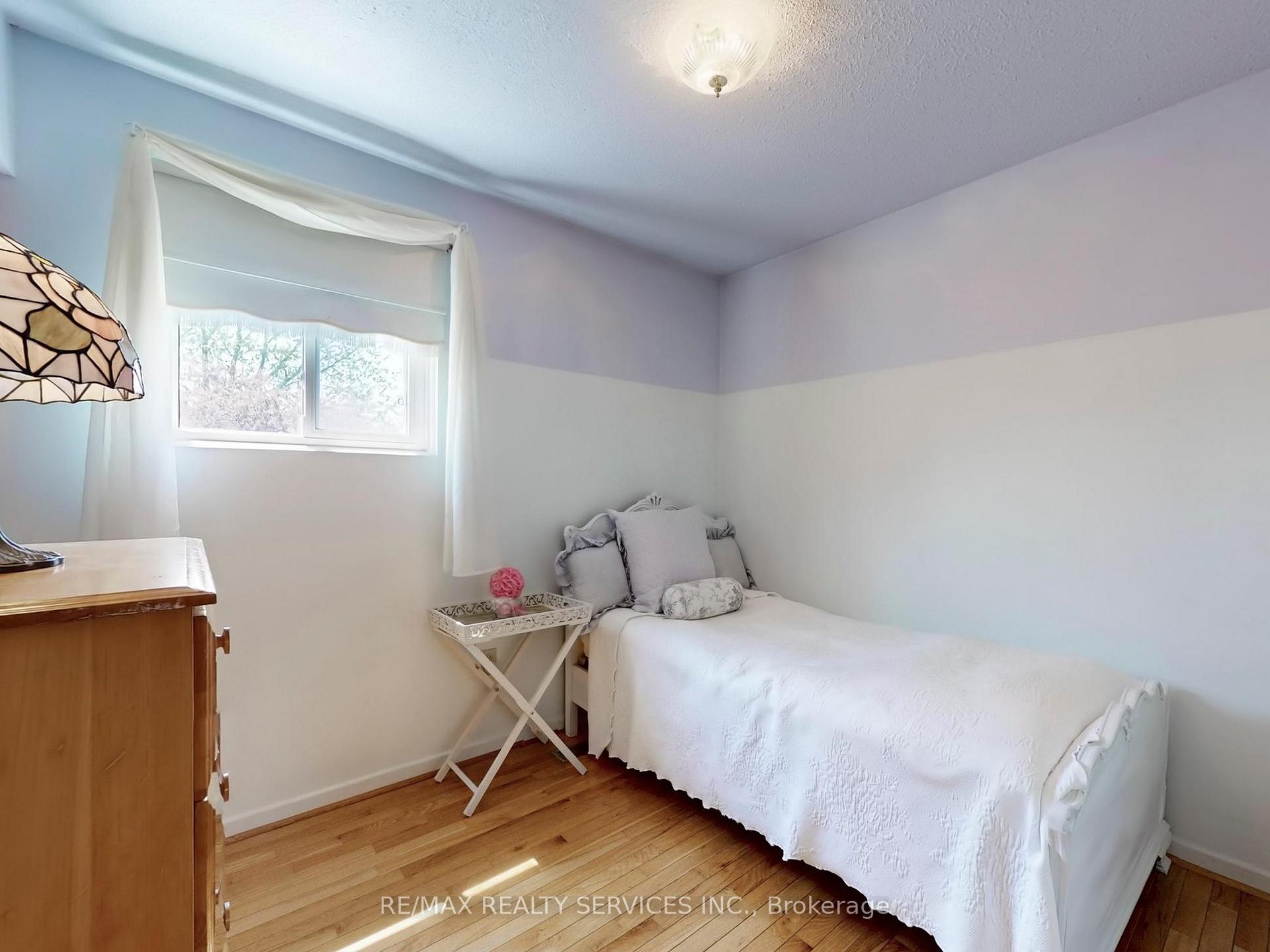 Photo 32 of 90 Jill Crescent, Brampton, Northgate — HOMEH