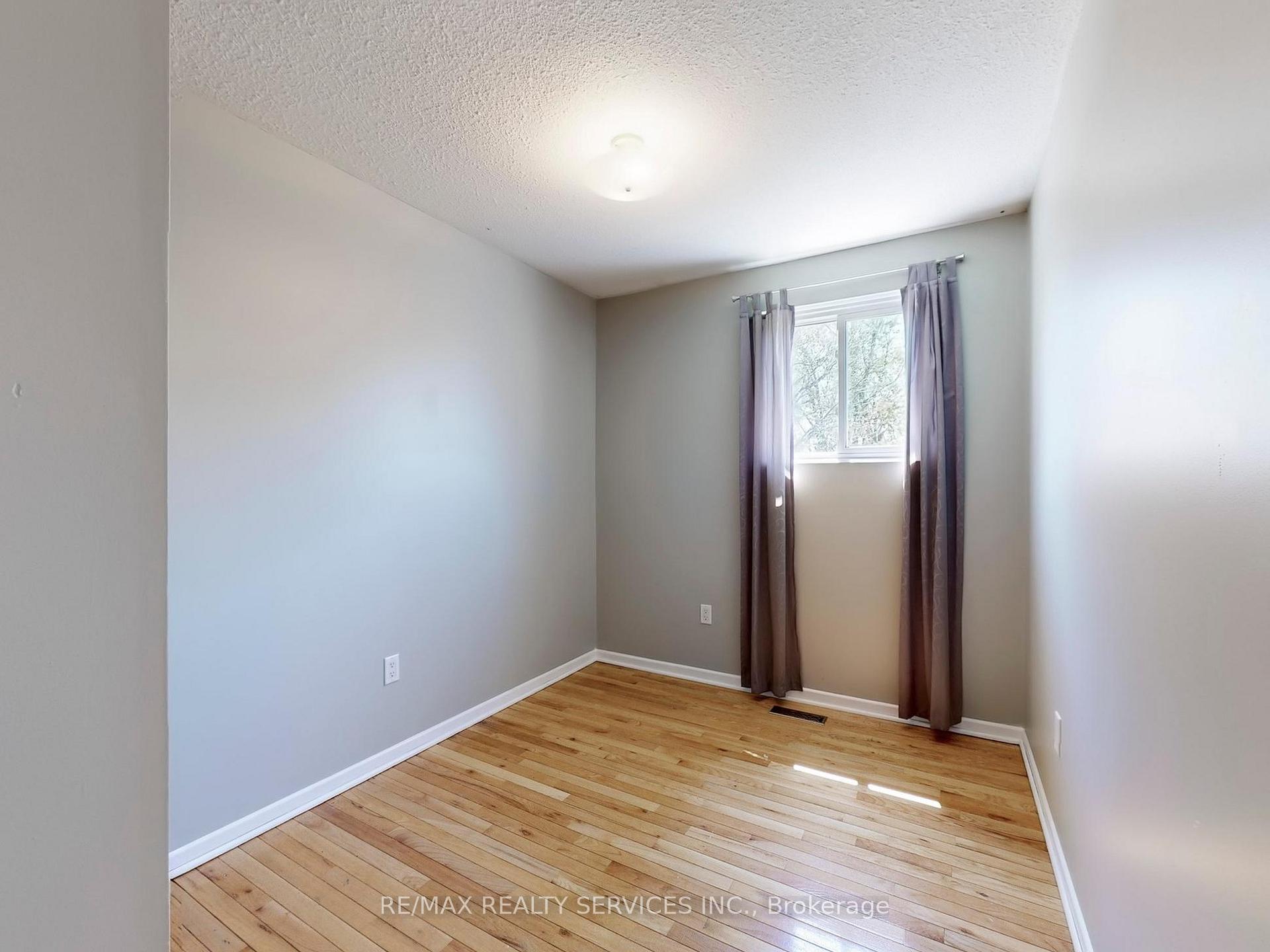 Photo 24 of 90 Jill Crescent, Brampton, Northgate — HOMEH