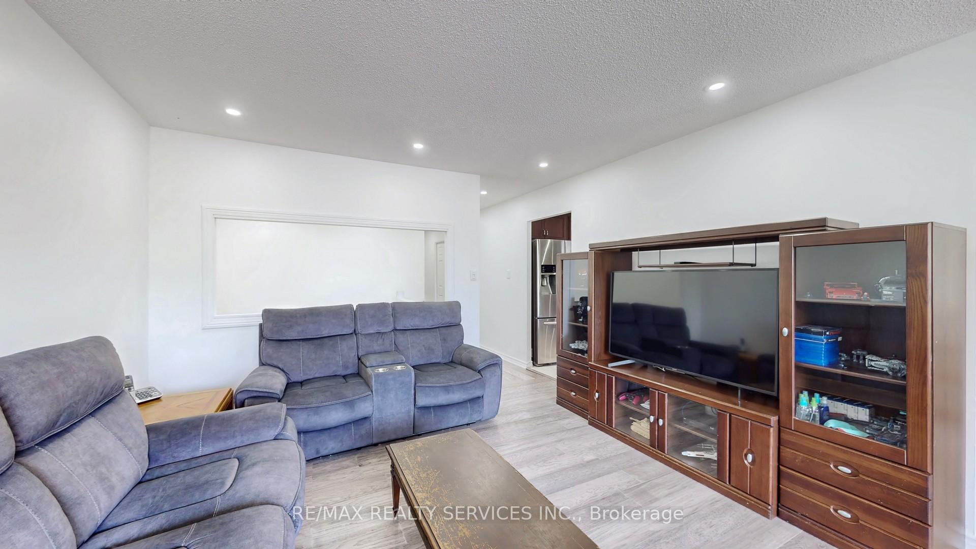 Photo 12 of 46 Gainsborough Road, Brampton, Northgate — HOMEH