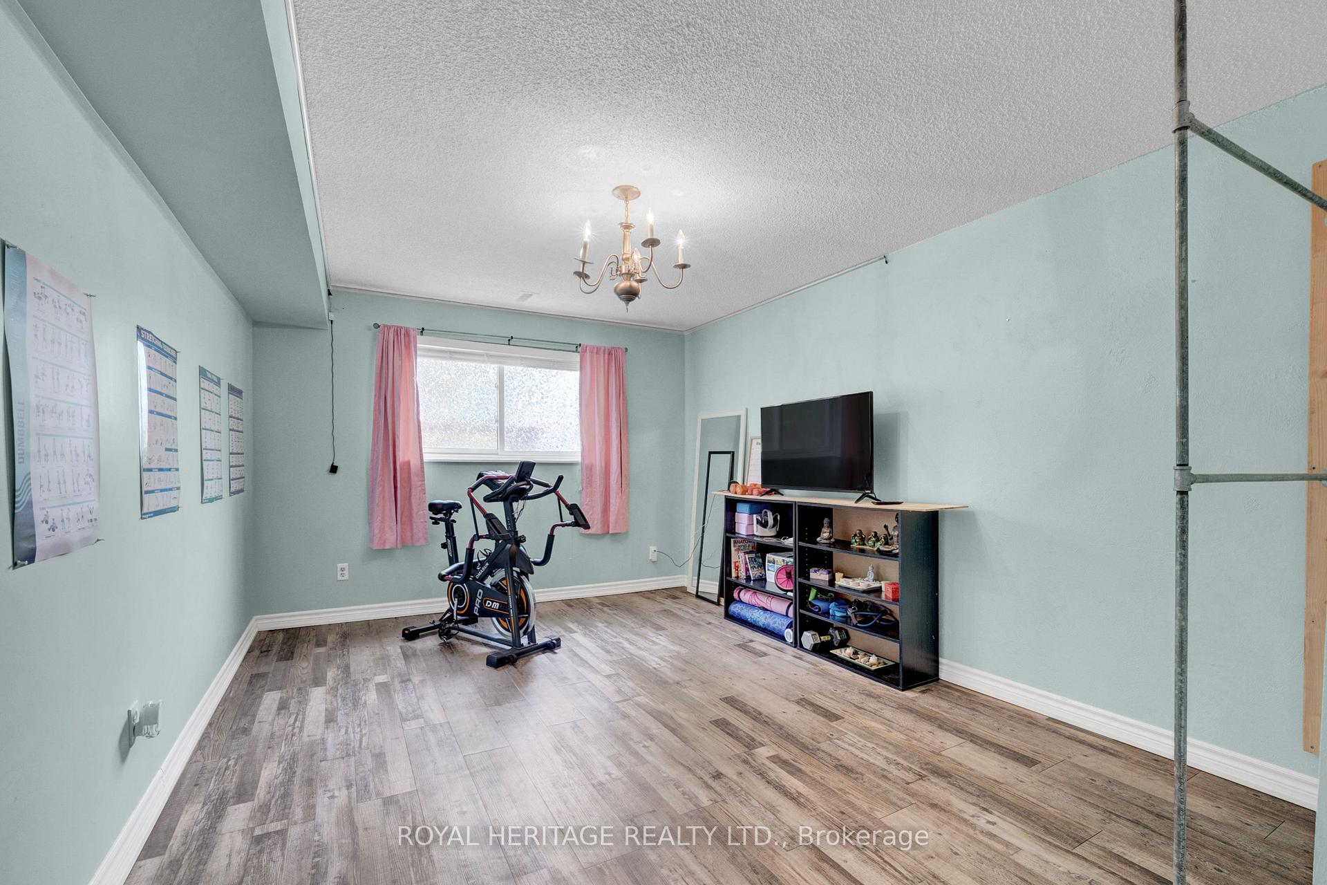 Photo 36 of 557 Berwick Crescent, Oshawa, McLaughlin — HOMEH