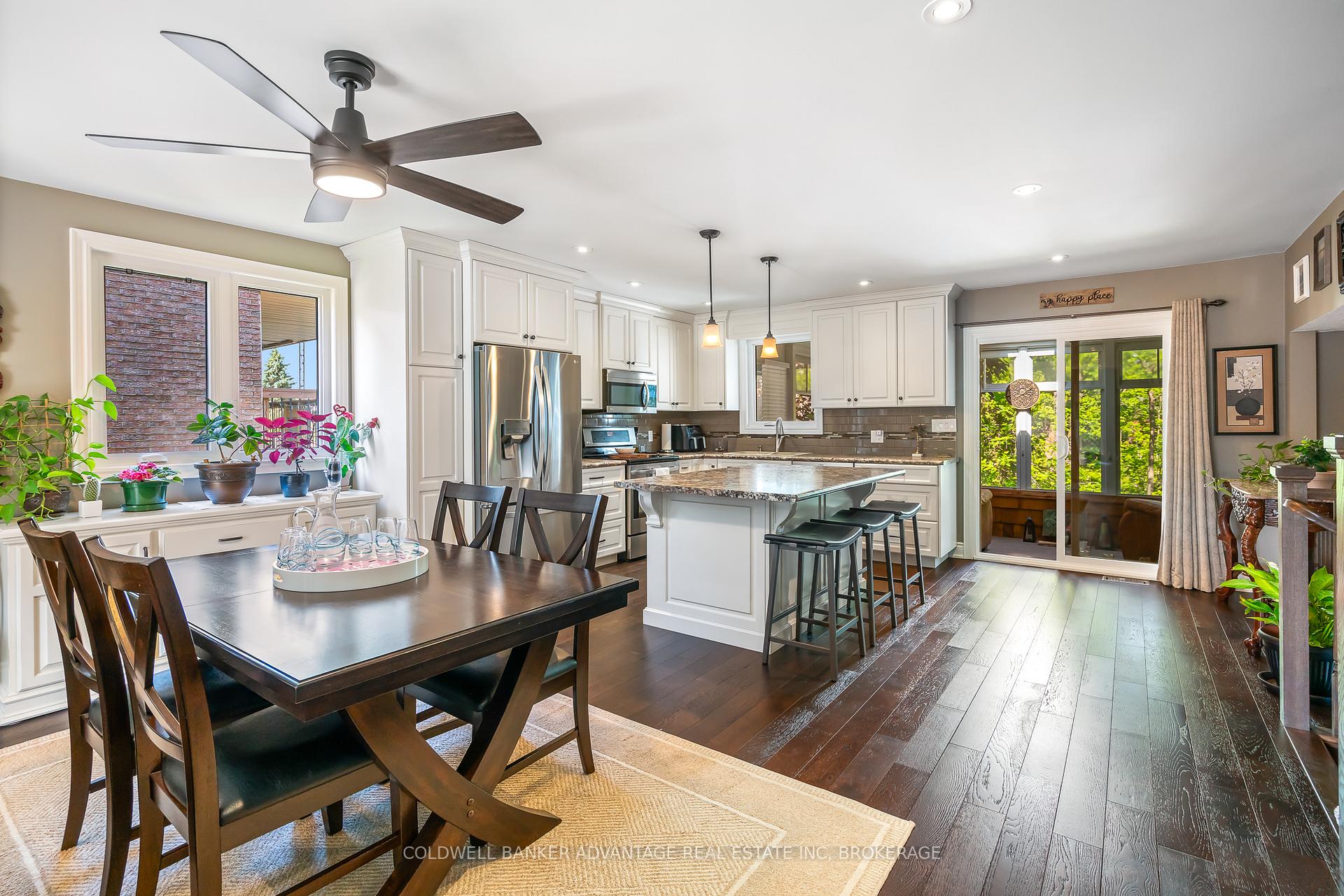 Photo 7 of 22 Vinemount Drive, Pelham, Fonthill — HOMEH