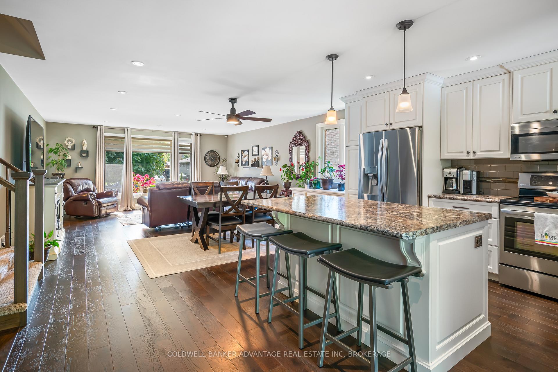 Photo 8 of 22 Vinemount Drive, Pelham, Fonthill — HOMEH