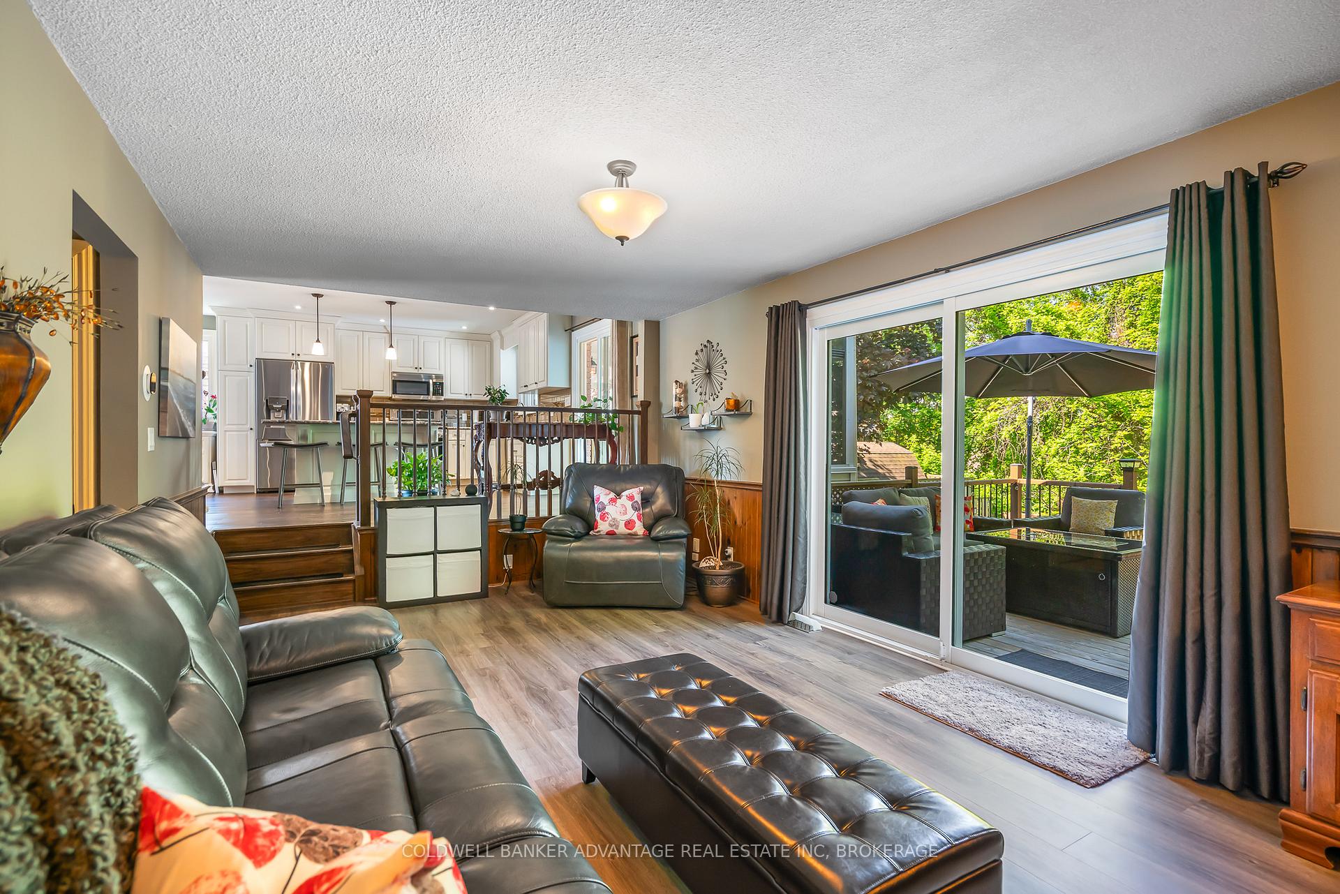 Photo 12 of 22 Vinemount Drive, Pelham, Fonthill — HOMEH