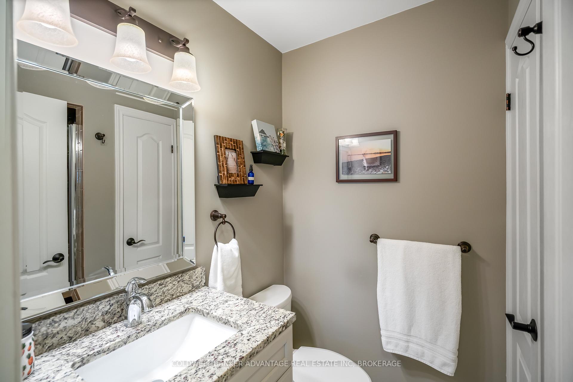 Photo 6 of 22 Vinemount Drive, Pelham, Fonthill — HOMEH