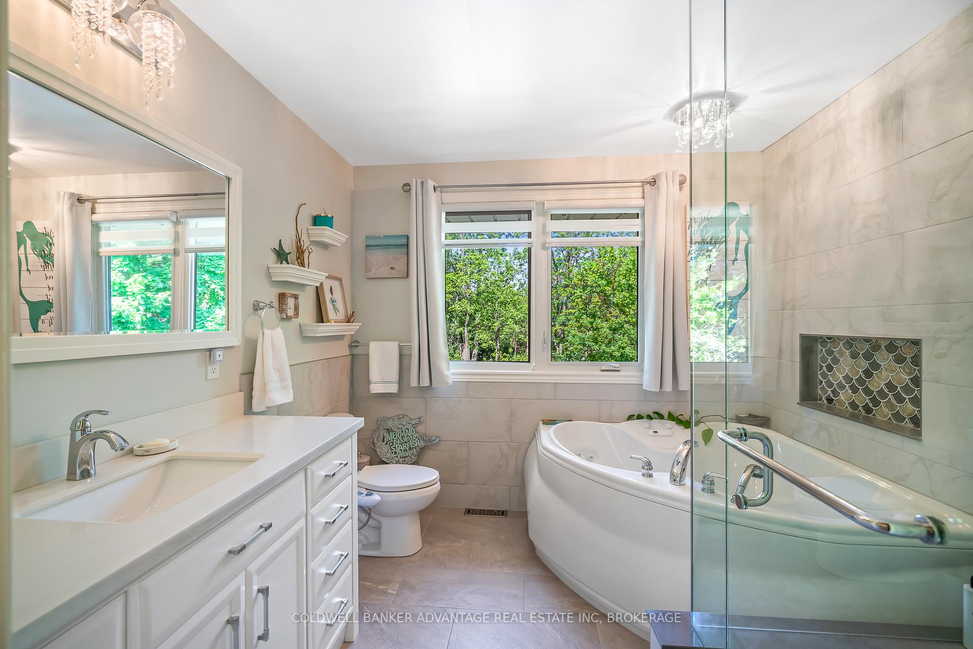 Photo 23 of 22 Vinemount Drive, Pelham, Fonthill — HOMEH