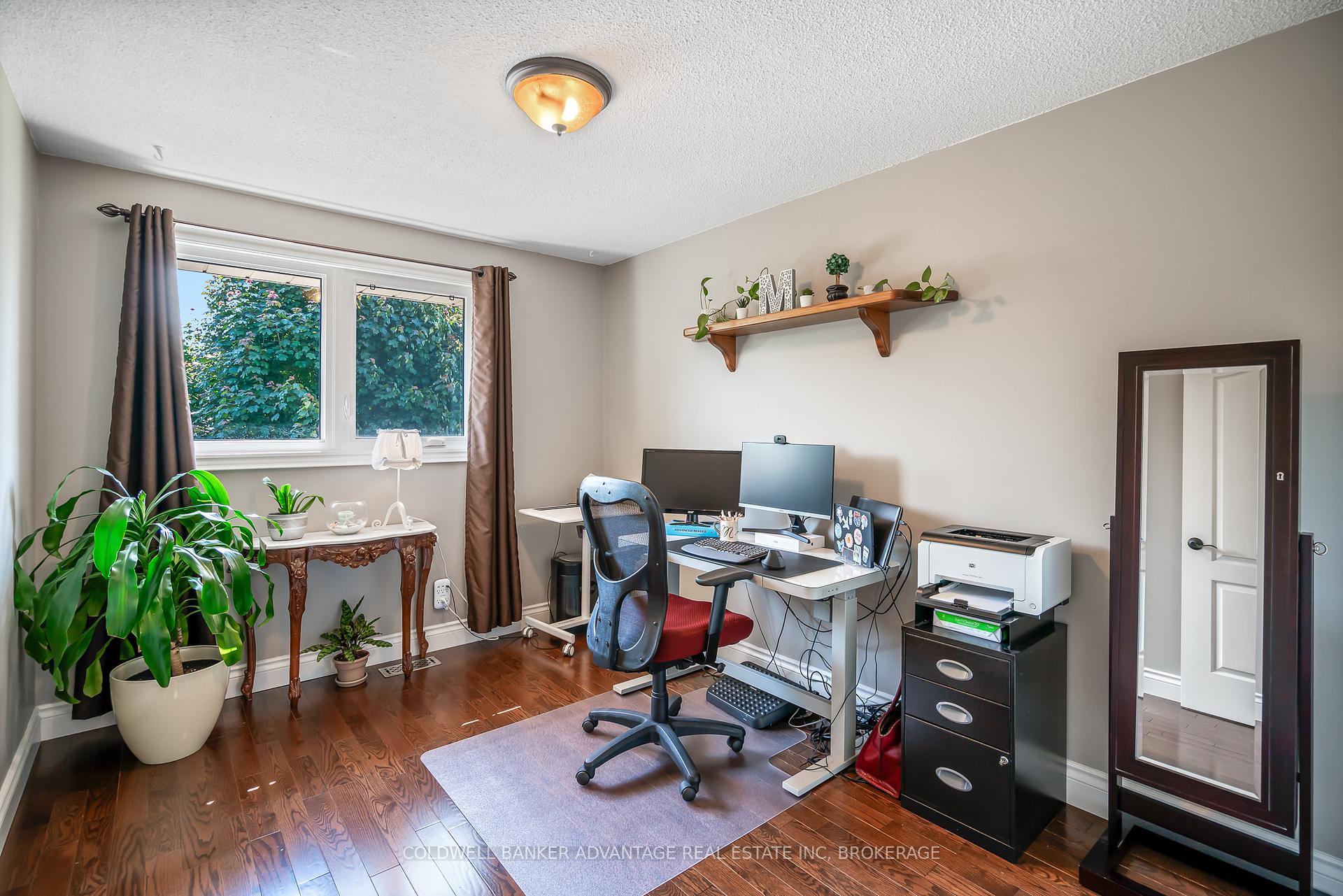 Photo 10 of 22 Vinemount Drive, Pelham, Fonthill — HOMEH