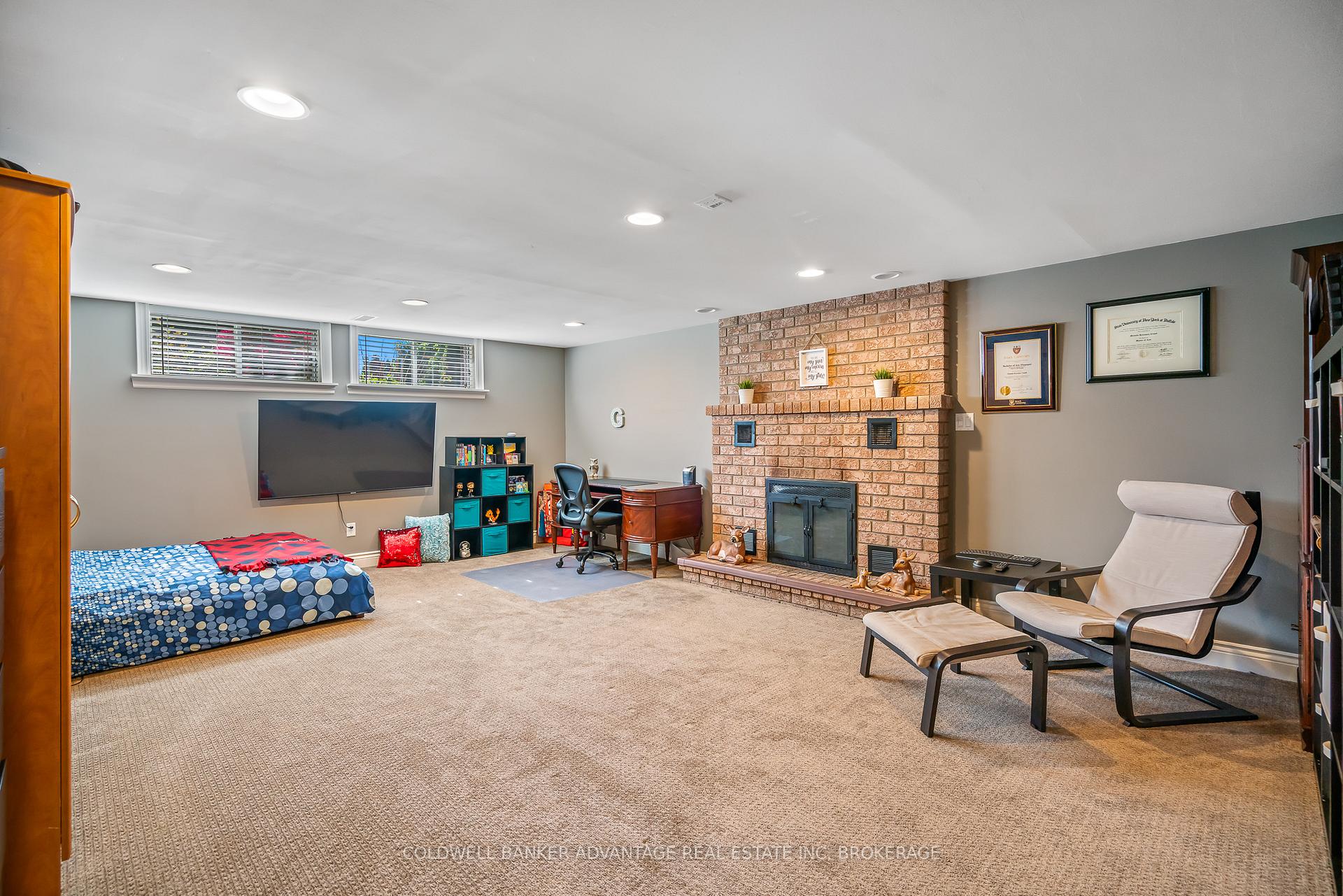 Photo 21 of 22 Vinemount Drive, Pelham, Fonthill — HOMEH