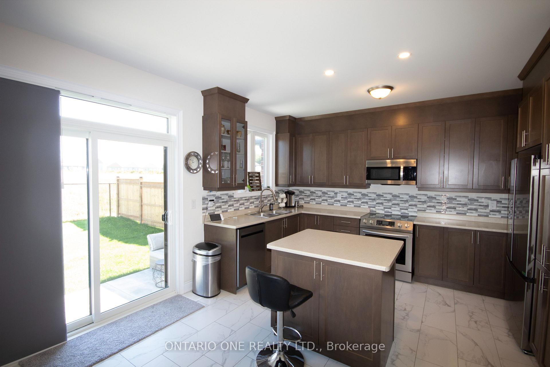 Photo 4 of 3129 Orion Boulevard, Orillia — HOMEH